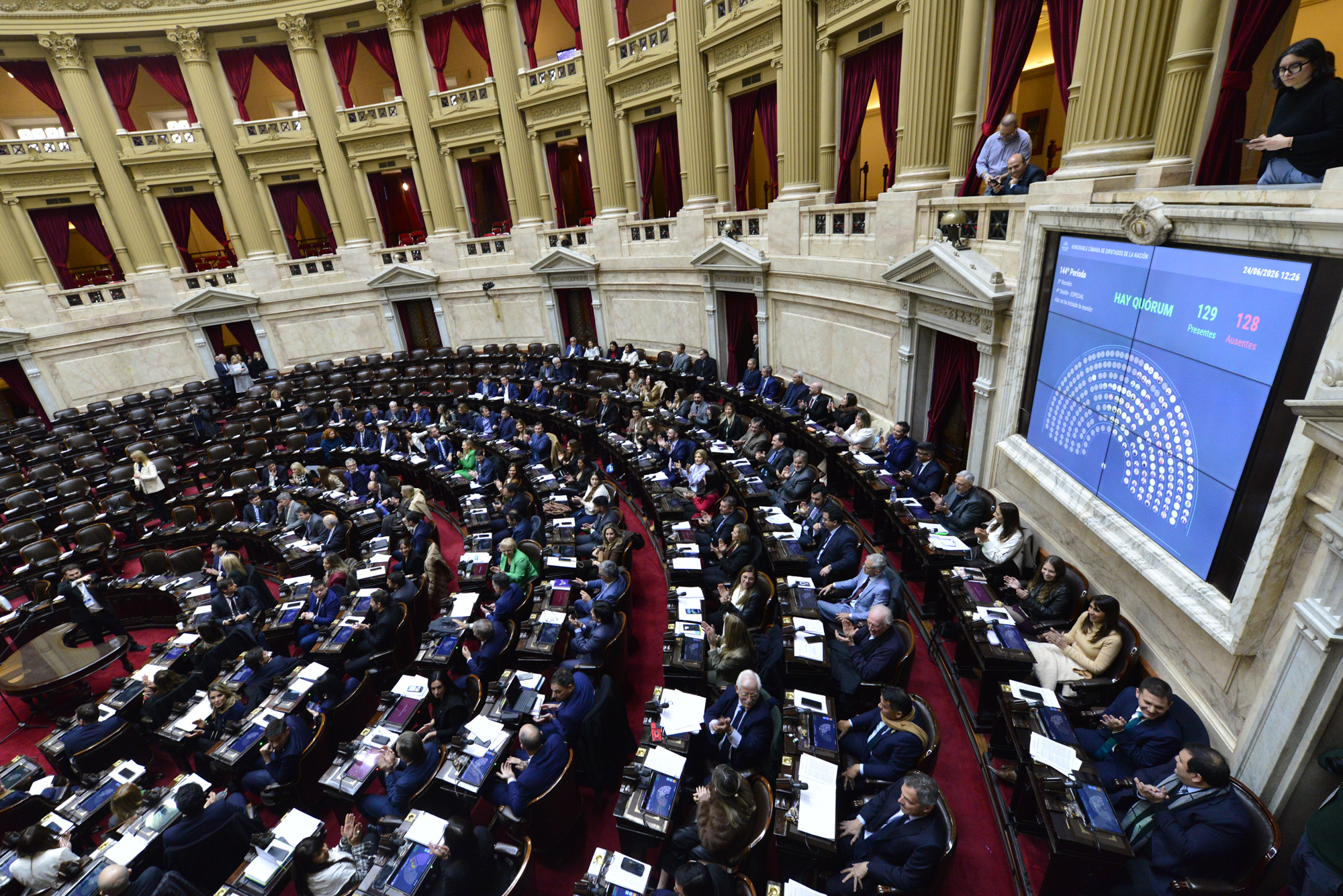Galeria de imagenes de la noticia DIPUTADOS LE DIO MEDIA SANCIÓN AL “SÚPER RIGI” QUE INCENTIVA GRANDES INVERSIONES EN NUEVAS INDUSTRIAS