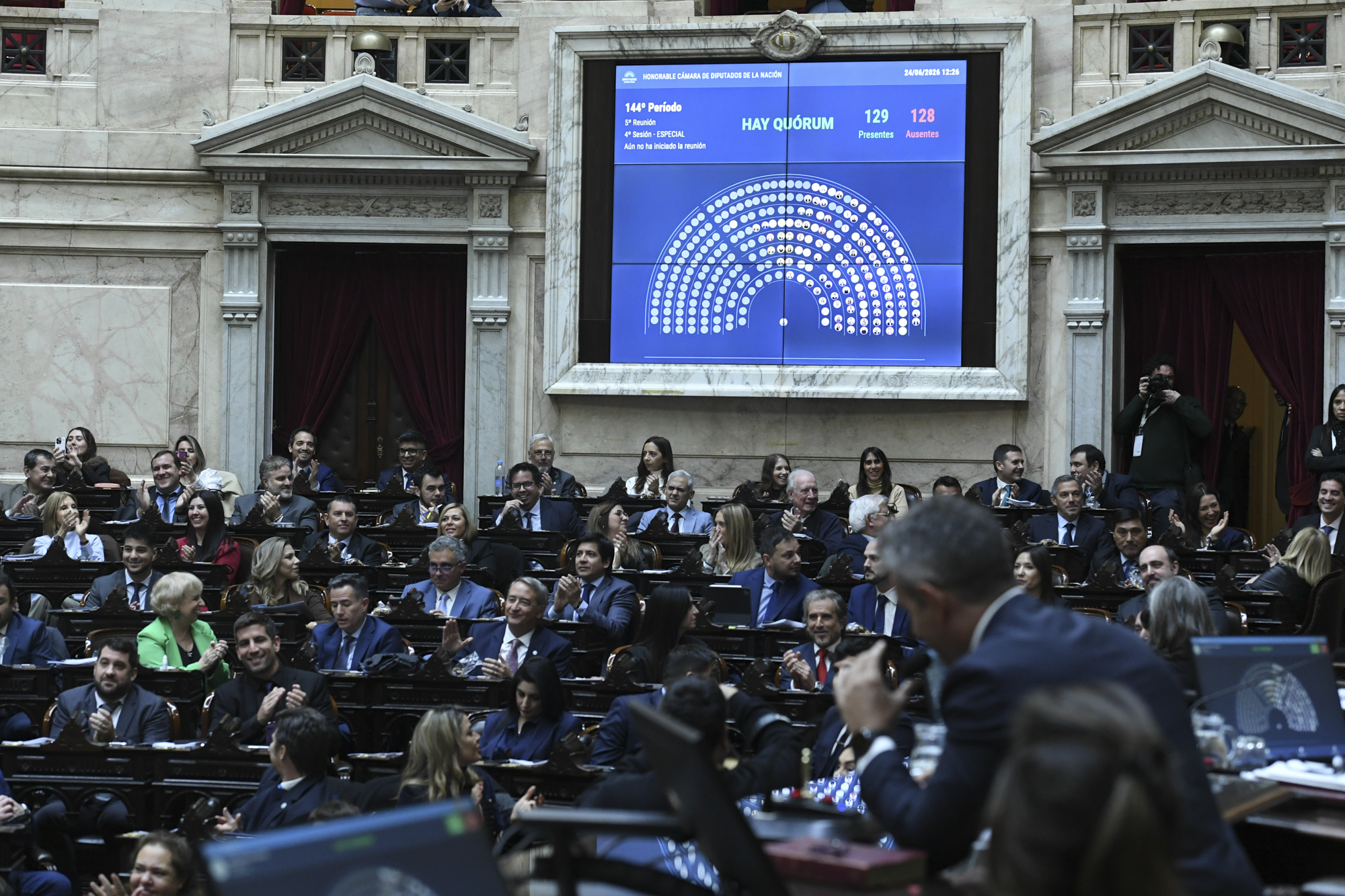 Galeria de imagenes de la noticia DIPUTADOS LE DIO MEDIA SANCIÓN AL “SÚPER RIGI” QUE INCENTIVA GRANDES INVERSIONES EN NUEVAS INDUSTRIAS