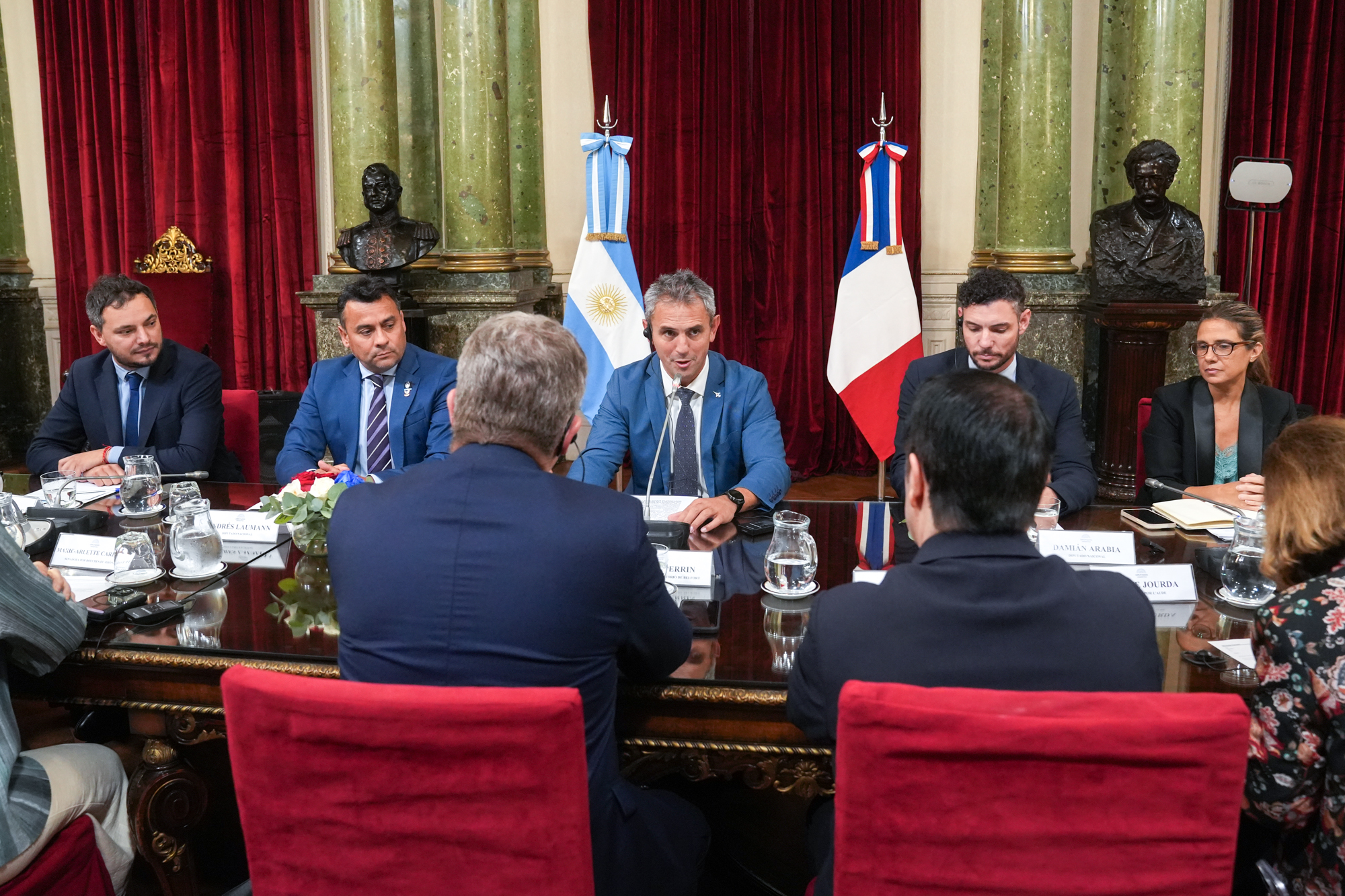 Galeria de imagenes de la noticia MARTÍN MENEM RECIBIÓ A UNA DELEGACIÓN DE SENADORES FRANCESES PARA FORTALECER LA COOPERACIÓN BILATERAL