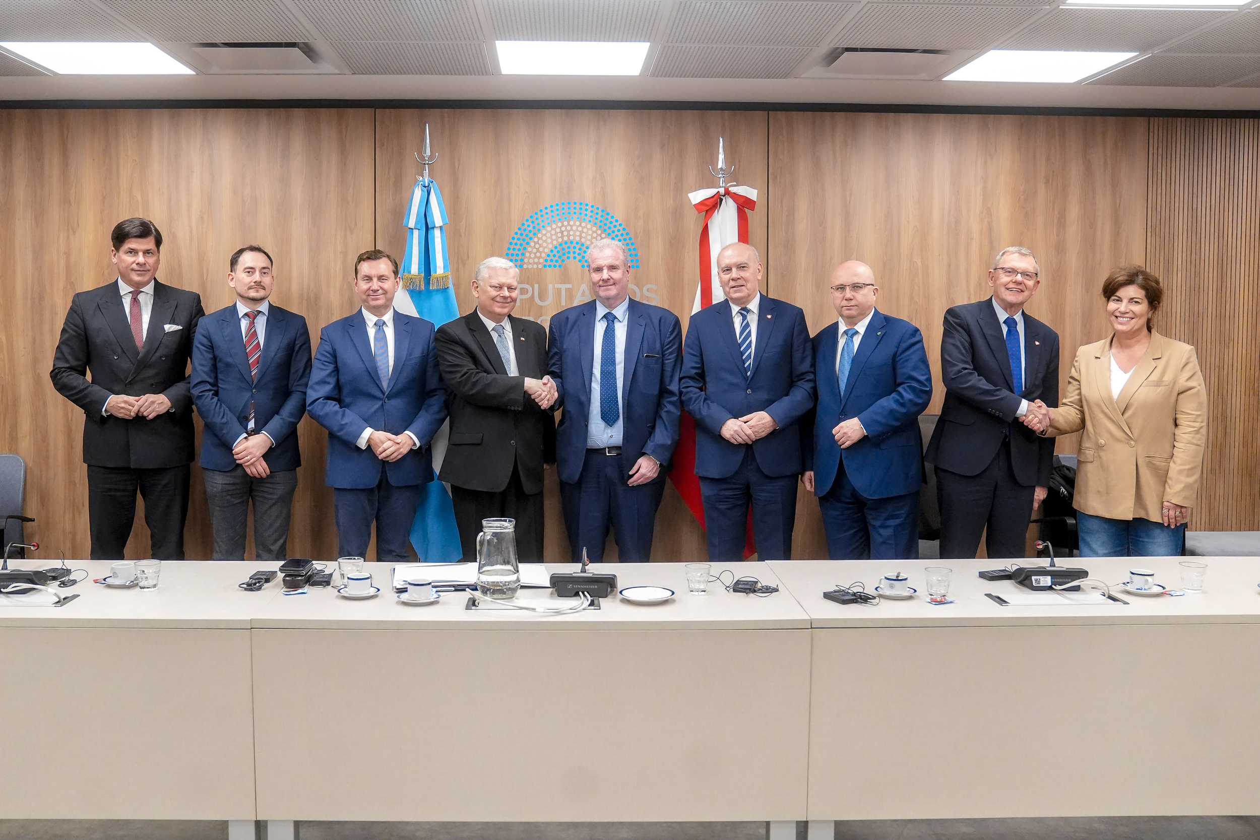 Galeria de imagenes de la noticia INTERCAMBIO PARLAMENTARIO CON POLONIA: EL GPA RECIBIÓ A INTEGRANTES DEL SEJM