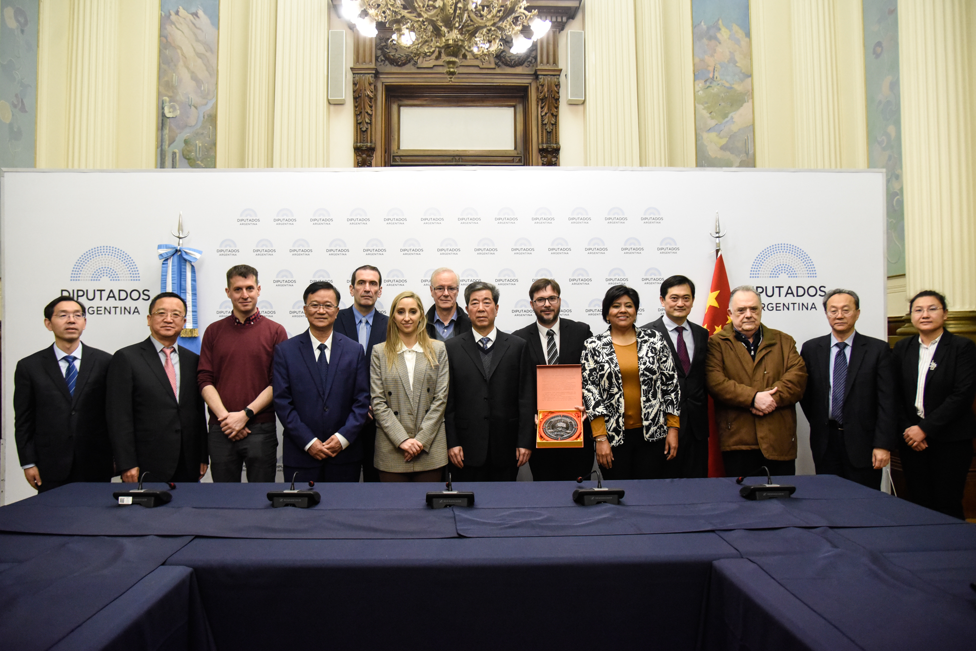 Galeria de imagenes de la noticia CON EJE EN EL PATRIMONIO CULTURAL, DIPUTADOS RECIBIÓ A UNA DELEGACIÓN DEL PARLAMENTO DE CHINA