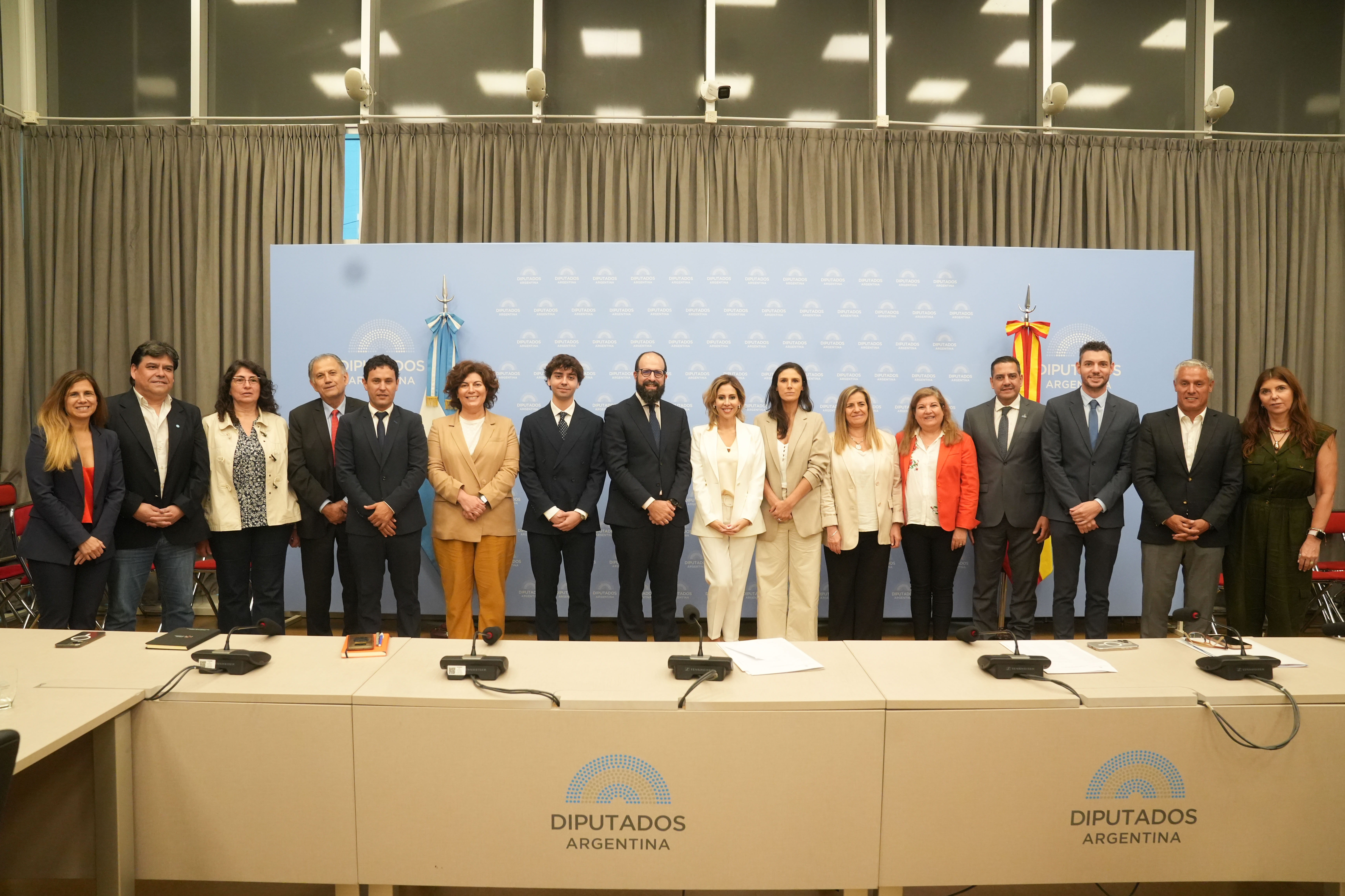 Galeria de imagenes de la noticia LA DIPUTADA NACIONAL DE LLA ROMINA DIEZ PRESIDIRÁ EL GPA CON ESPAÑA