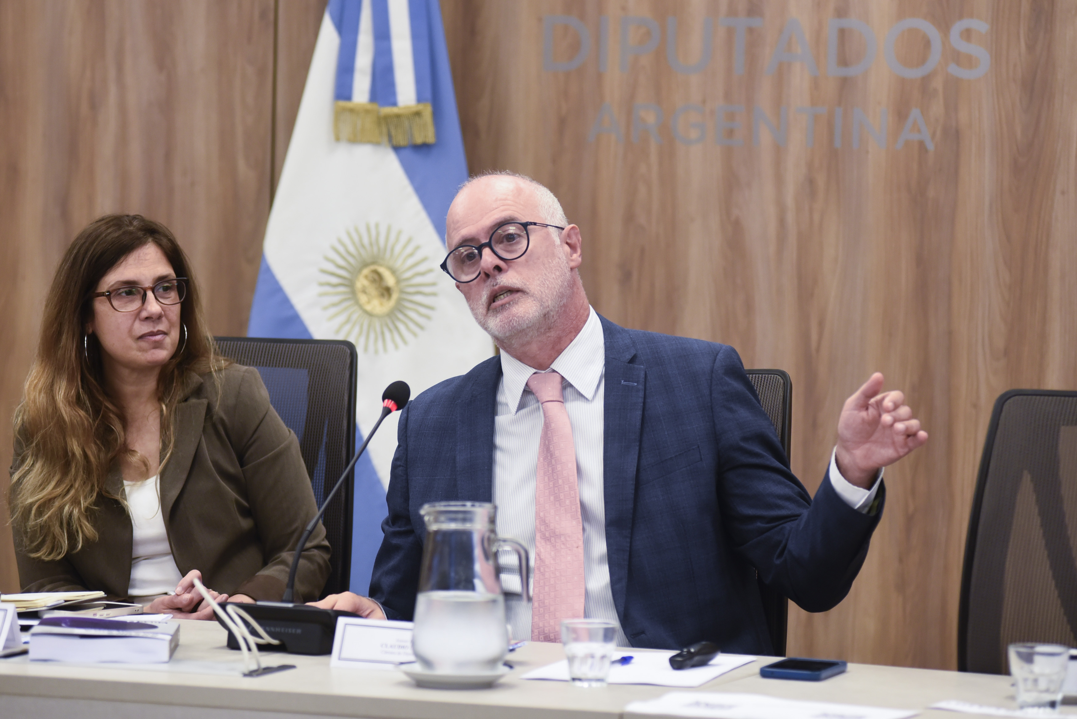 Galeria de imagenes de la noticia  CONFERENCIA EN DIPUTADOS: EL USO DE LA IA EN CONTEXTO PARLAMENTARIO, SEGÚN LA EXPERIENCIA BRASILEÑA