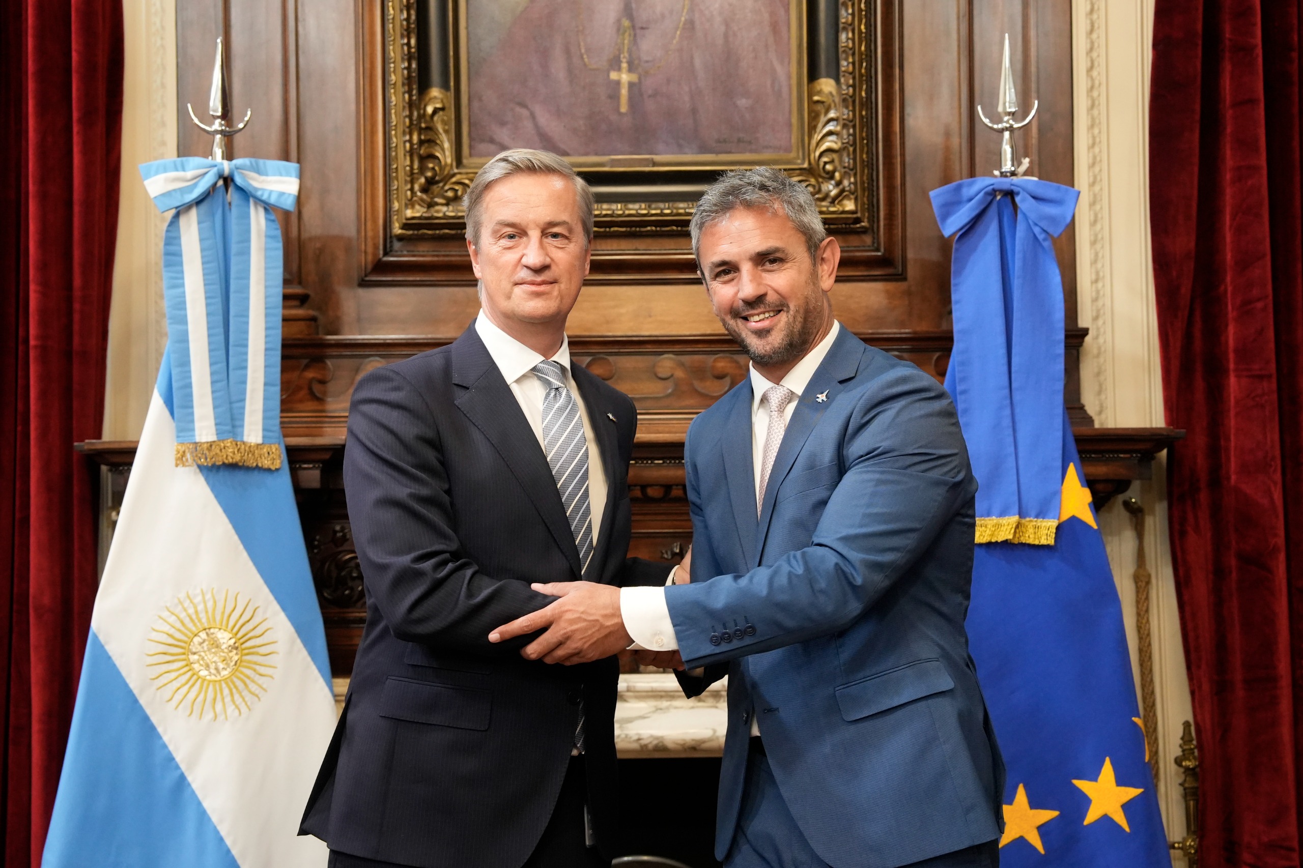 Galeria de imagenes de la noticia MARTÍN MENEM RECIBIÓ AL REPRESENTANTE DE LA UNIÓN EUROPEA EN ARGENTINA