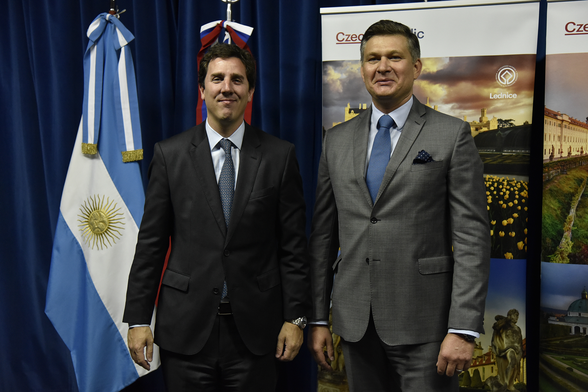 Galeria de imagenes de la noticia CON EL EMBAJADOR CHECO, SE INAUGURÓ UNA MUESTRA SOBRE PATRIMONIO HISTÓRICO Y CULTURAL 