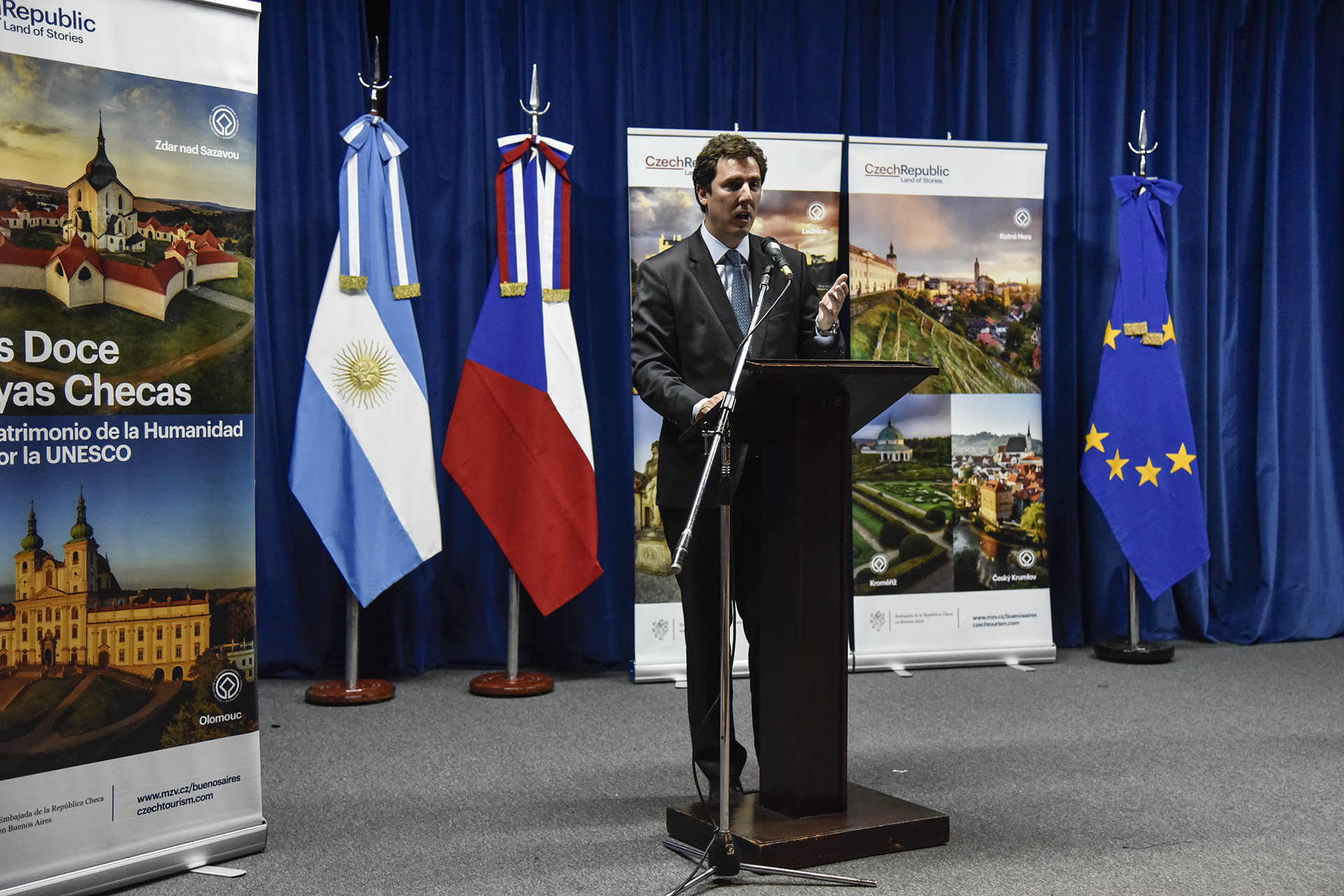 Galeria de imagenes de la noticia CON EL EMBAJADOR CHECO, SE INAUGURÓ UNA MUESTRA SOBRE PATRIMONIO HISTÓRICO Y CULTURAL 