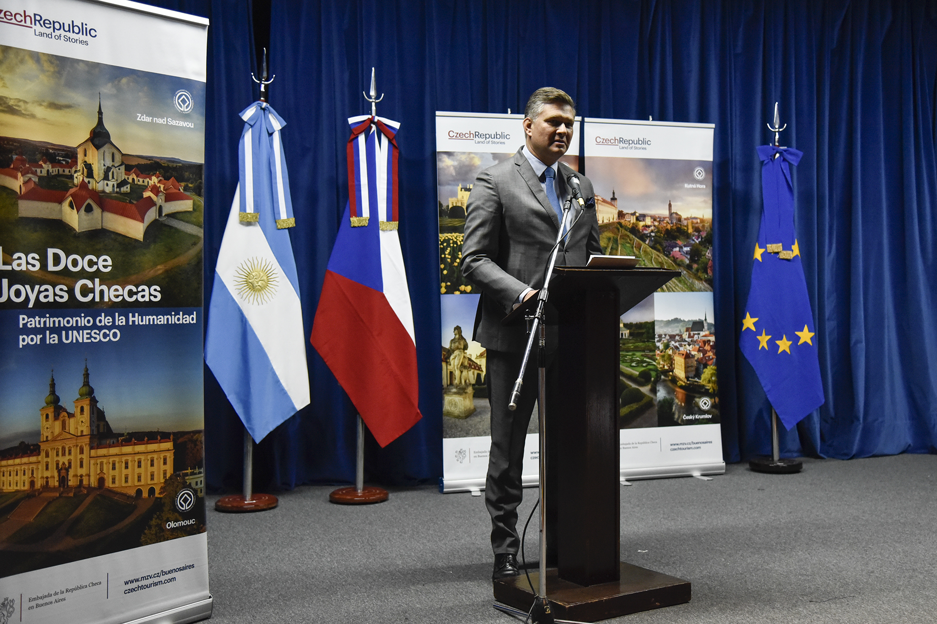 Galeria de imagenes de la noticia CON EL EMBAJADOR CHECO, SE INAUGURÓ UNA MUESTRA SOBRE PATRIMONIO HISTÓRICO Y CULTURAL 