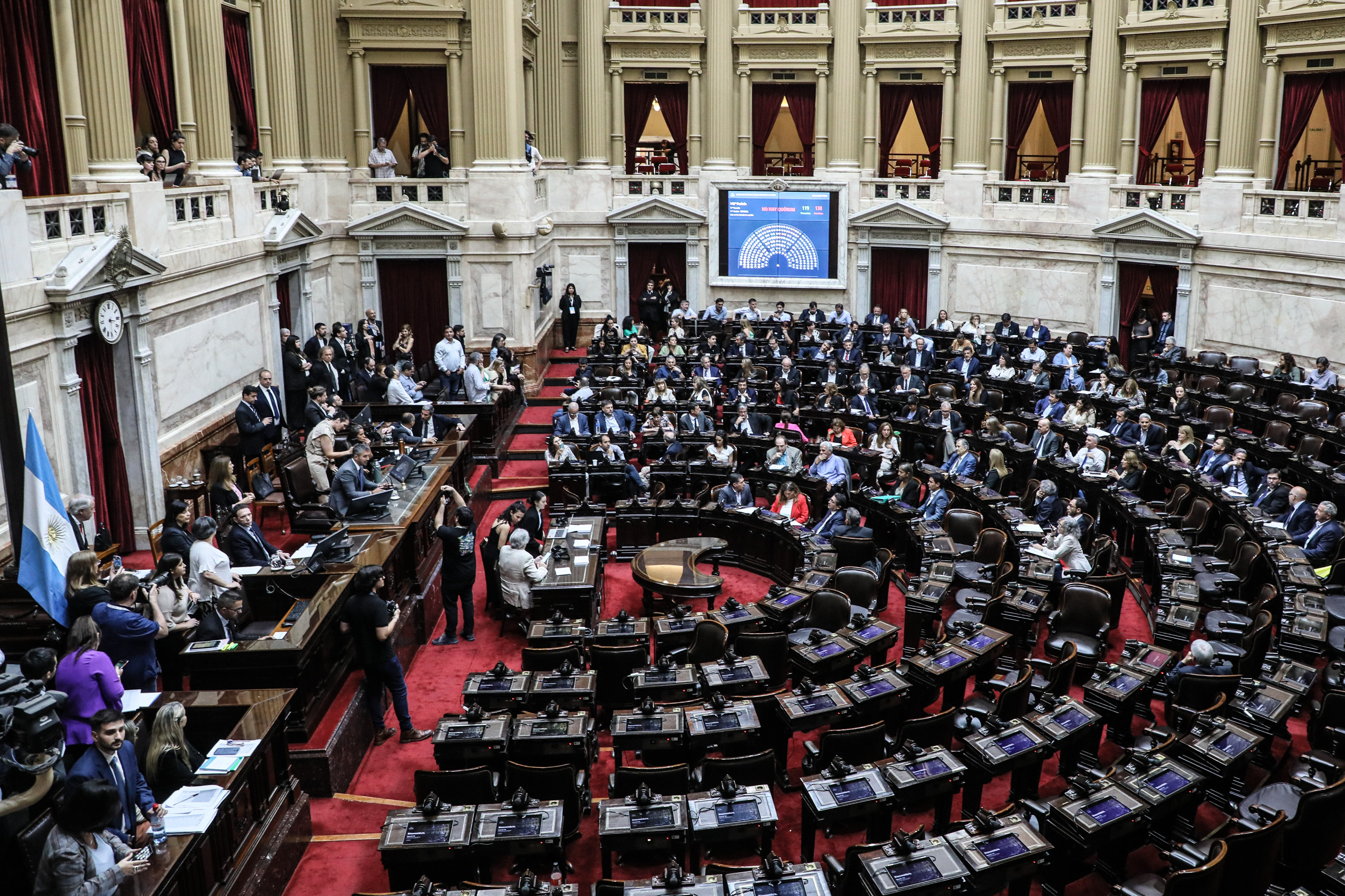 Galeria de imagenes de la noticia FRACASARON SESIONES PARA TRATAR LA LEY SINDICAL Y EL DNU DE CANJE DE DEUDA