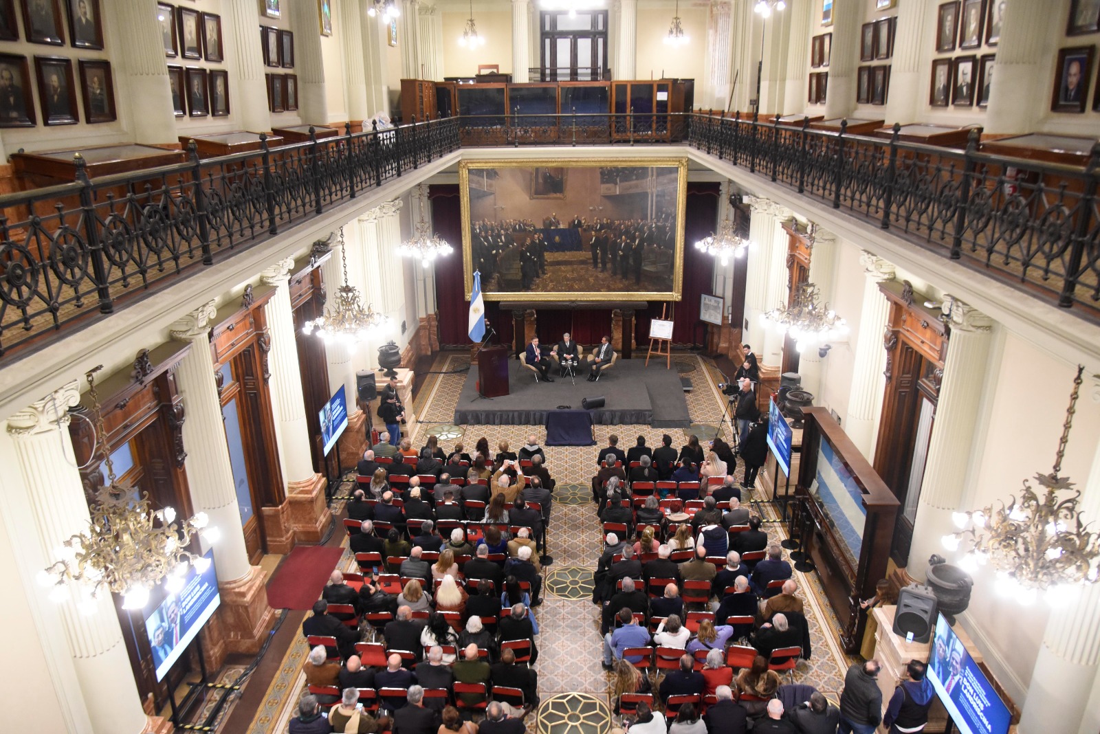 Galeria de imagenes de la noticia LUIS LANDRISCINA: “AGRADEZCO Y VALORO ESTA DISTINCIÓN, ES UNA CARICIA AL ALMA”