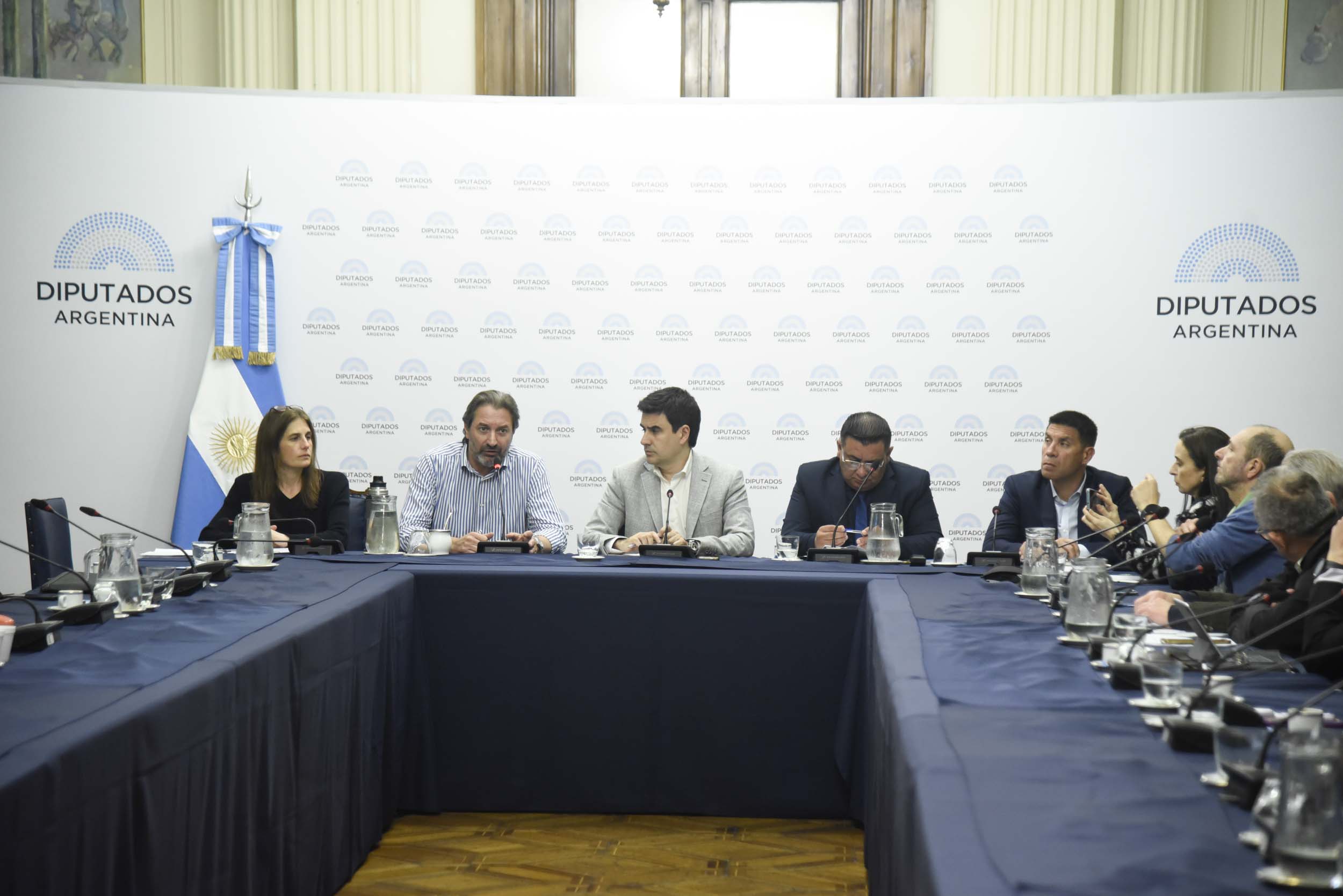 Galeria de imagenes de la noticia REFERENTES ANALIZARON EL PRESENTE DE LAS REDES COOPERATIVAS DE COMUNICACIÓN Y TIC EN ARGENTINA