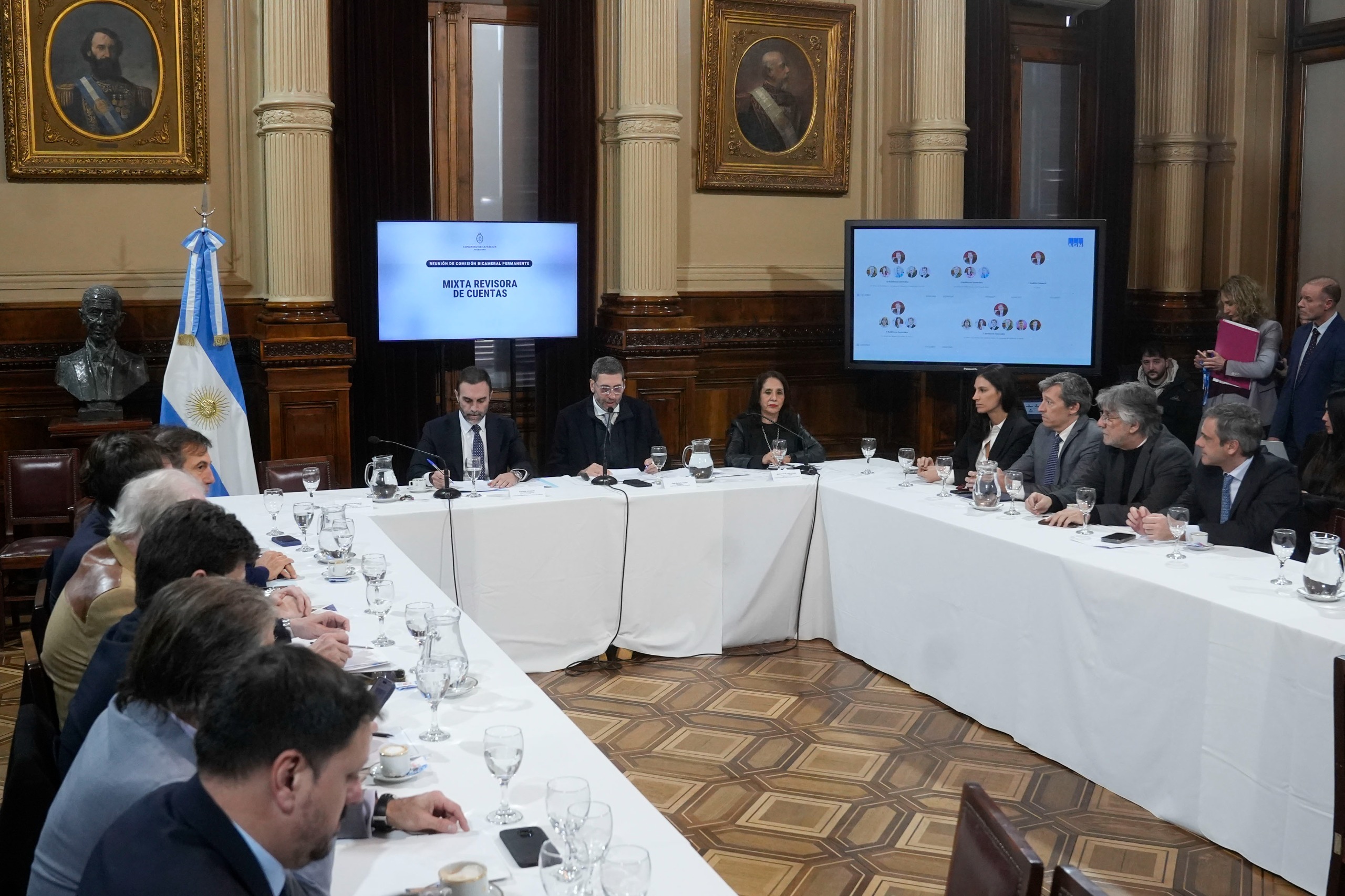Galeria de imagenes de la noticia EL PRESIDENTE DE LA AGN EXPUSO EN LA COMISIÓN PARLAMENTARIA MIXTA REVISORA DE CUENTAS