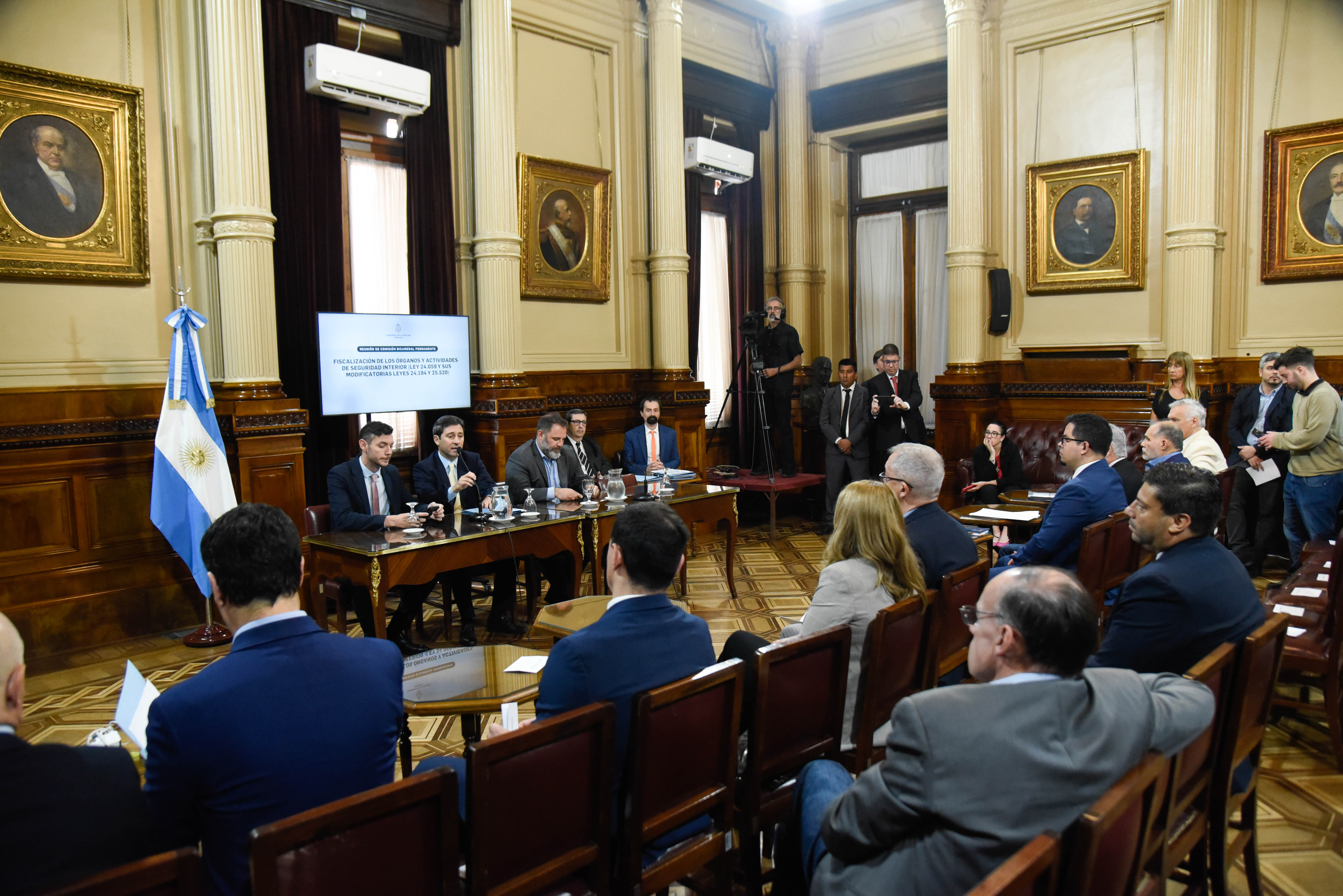 Galeria de imagenes de la noticia SE REUNIÓ LA BICAMERAL DE FISCALIZACIÓN DE ÓRGANOS Y ACTIVIDADES DE SEGURIDAD INTERIOR