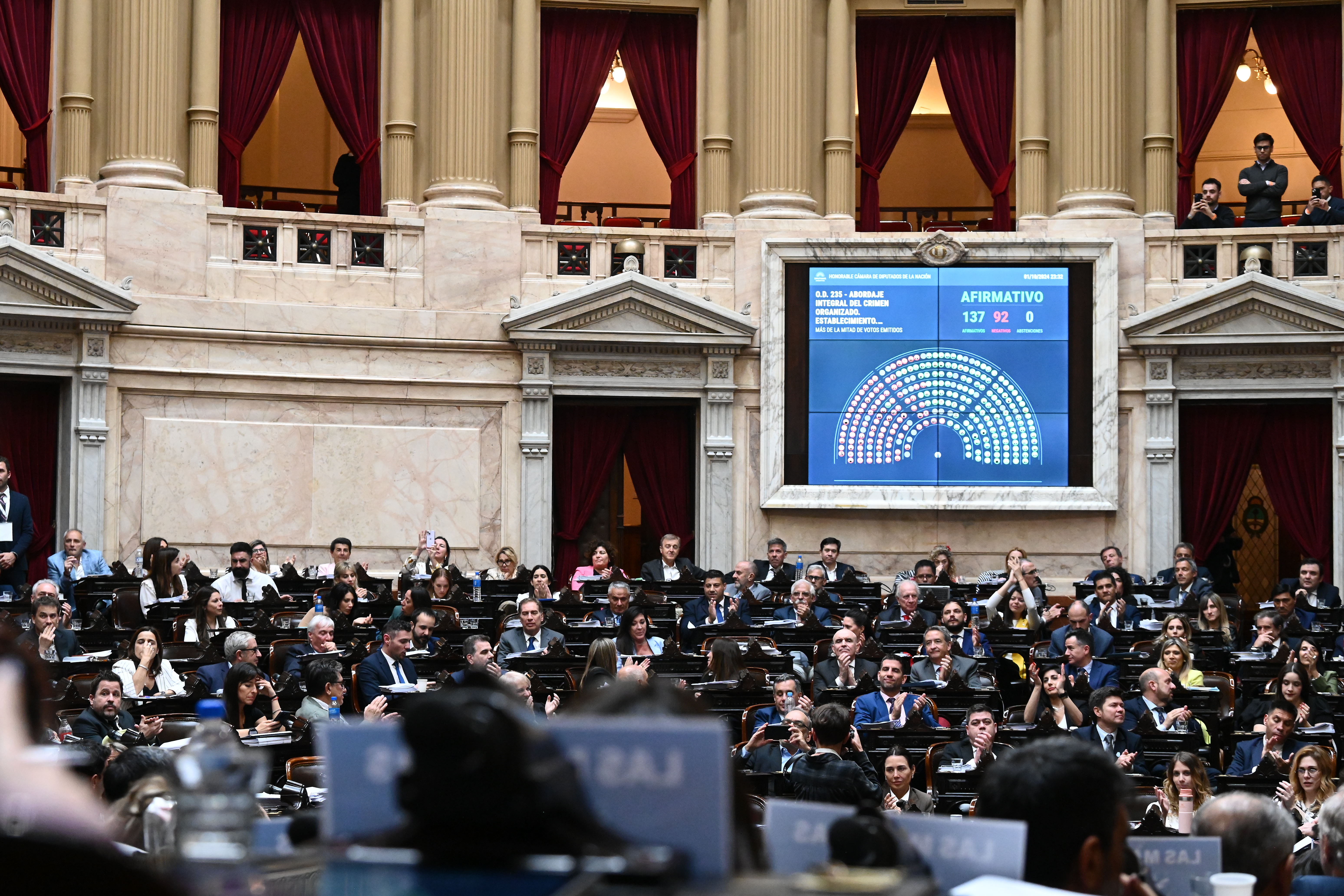 Galeria de imagenes de la noticia EN UNA SESIÓN ESPECIAL, DIPUTADOS CONVIRTIÓ EN LEY LA IMPLEMENTACIÓN DE LA BOLETA ÚNICA PAPEL