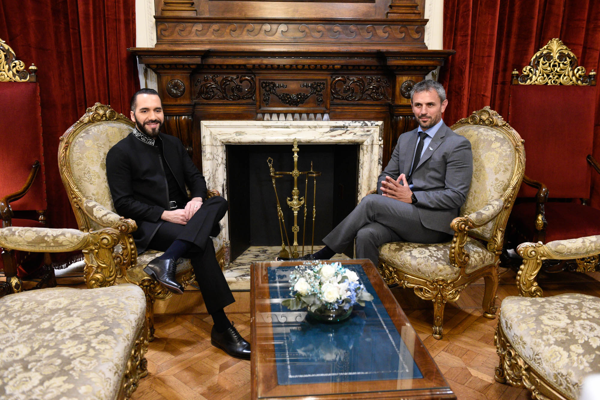 Galeria de imagenes de la noticia EN SU PASO POR EL CONGRESO, NAYIB BUKELE MANTUVO UN ENCUENTRO CON MARTIN MENEM