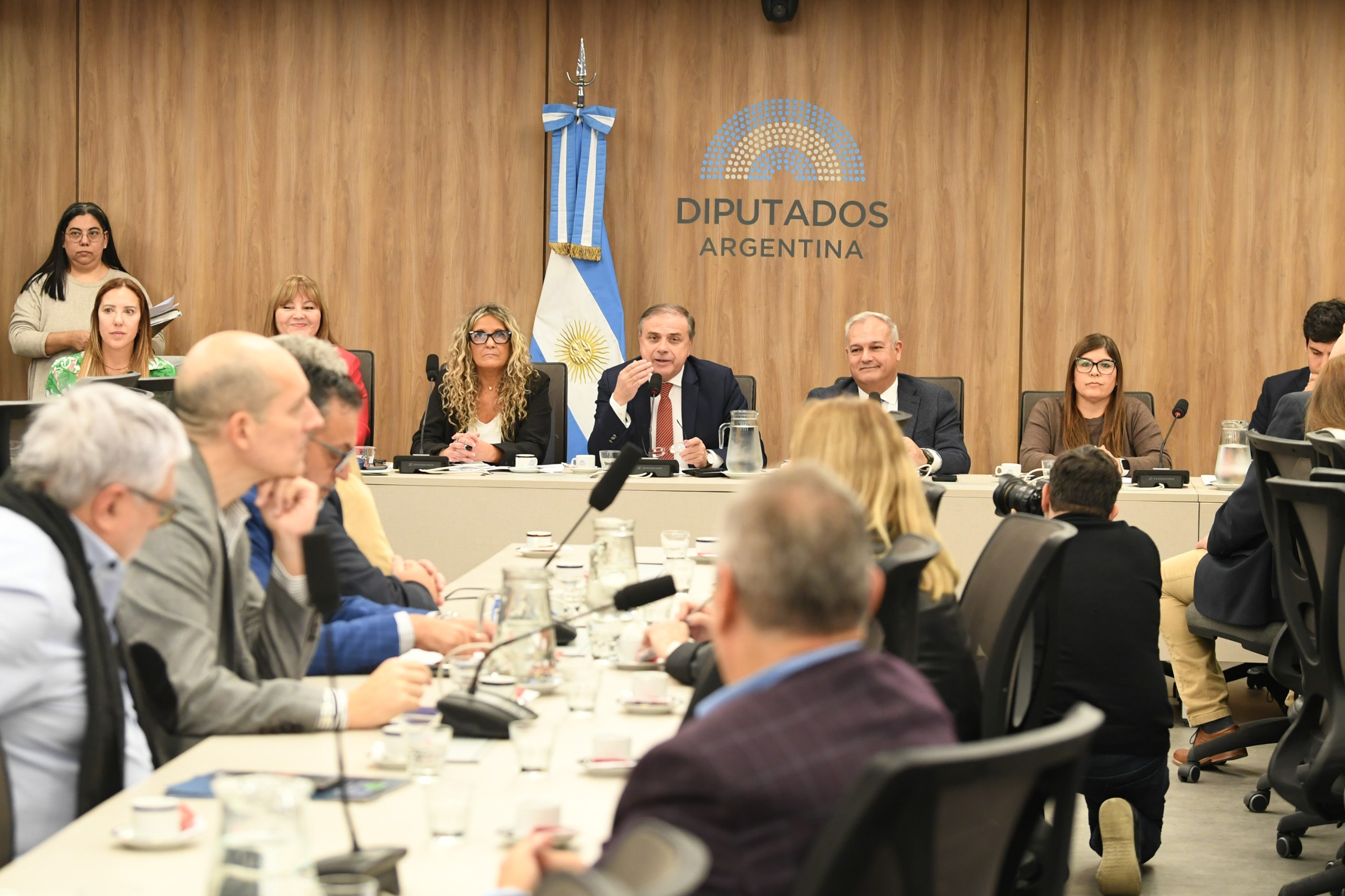 Galeria de imagenes de la noticia EN UNA REUNIÓN CONJUNTA, DIPUTADOS RECIBIERON A REPRESENTANTES DE LA INDUSTRIA AUTOPARTISTA Y METALÚRGICA