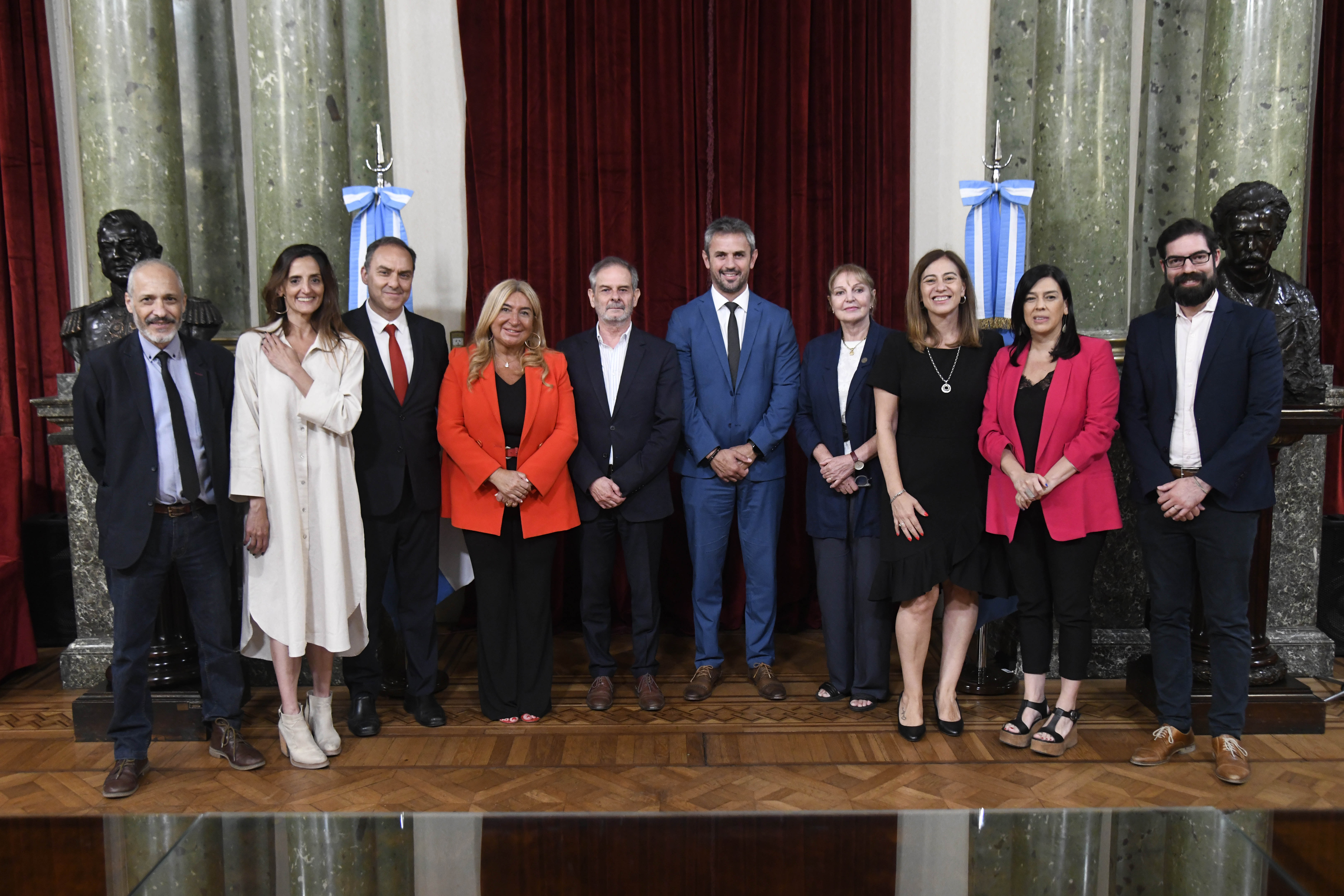 Galeria de imagenes de la noticia DIPUTADOS FIRMÓ CONVENIOS DE COOPERACIÓN CON LA UNIVERSIDAD NACIONAL DE TUCUMÁN