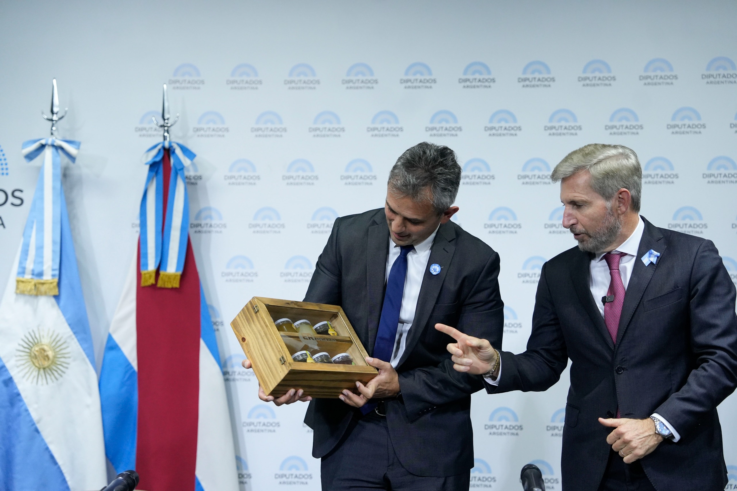 Galeria de imagenes de la noticia POR LA SEMANA DE LA MIEL, SE DESARROLLÓ CONVERSATORIO SOBRE APICULTURA Y COMERCIO INTERNACIONAL