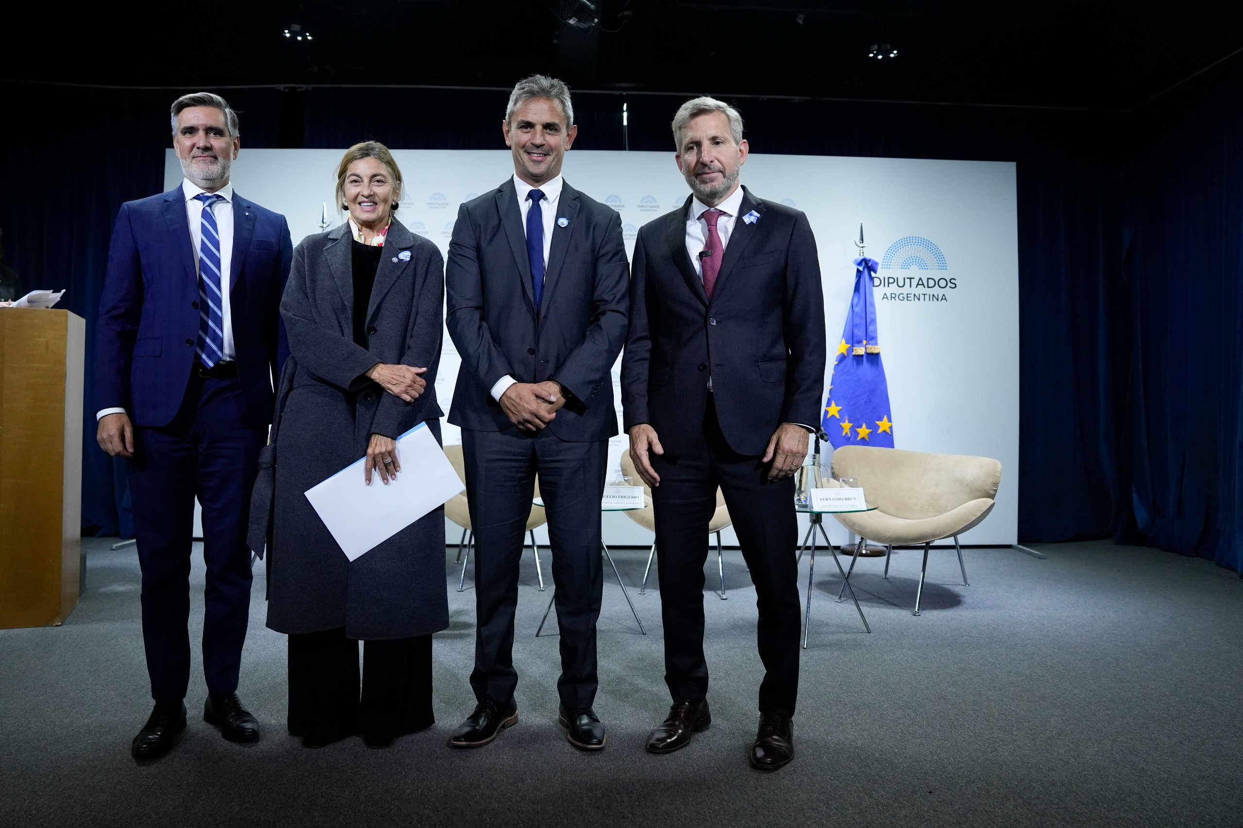 Galeria de imagenes de la noticia POR LA SEMANA DE LA MIEL, SE DESARROLLÓ CONVERSATORIO SOBRE APICULTURA Y COMERCIO INTERNACIONAL