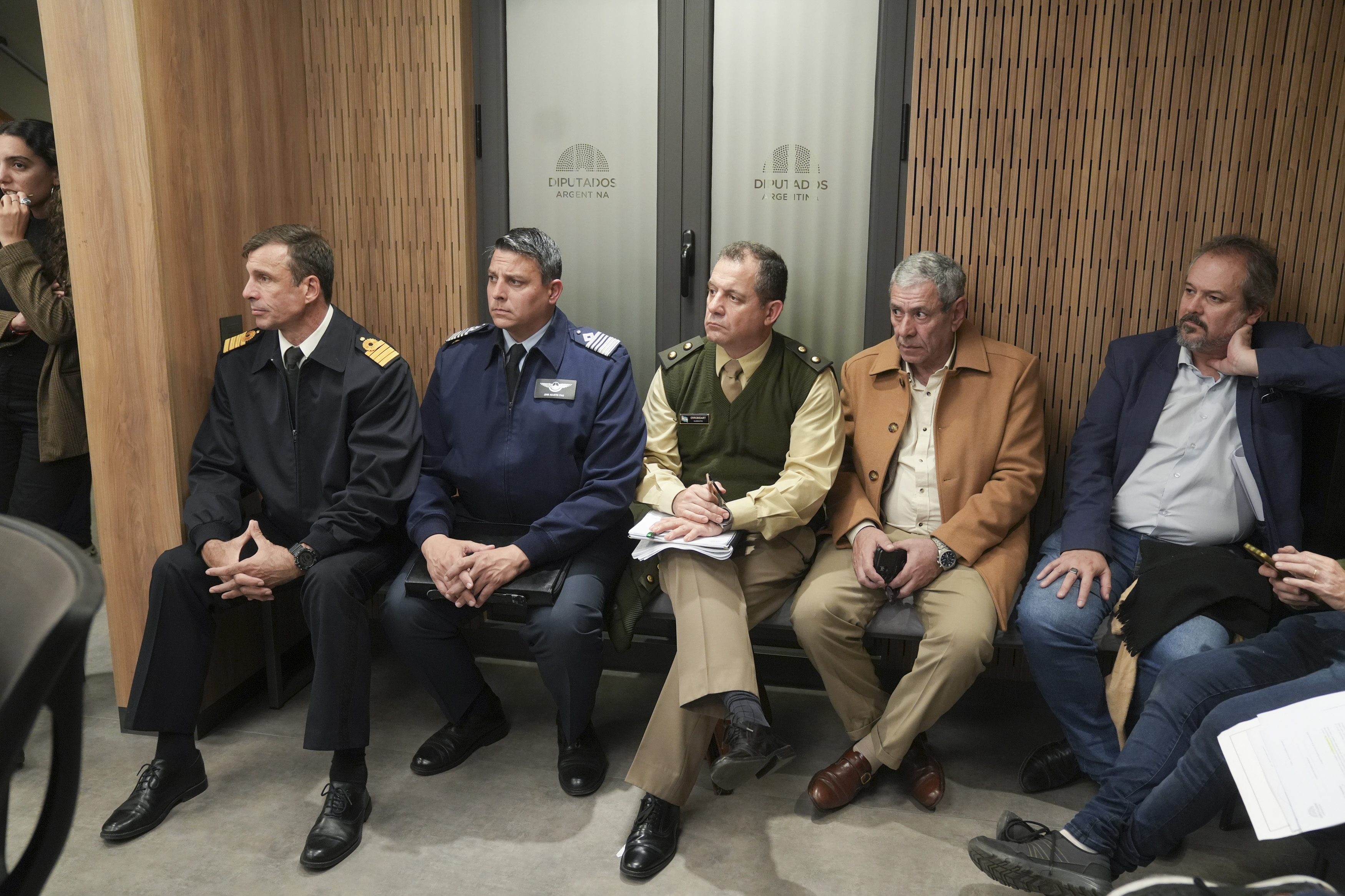 Galeria de imagenes de la noticia DEFENSA APROBÓ OTORGAR LA MEDALLA “LA NACIÓN ARGENTINA AL VALOR EN COMBATE” AL BRIGADIER JORGE MARTÍNEZ