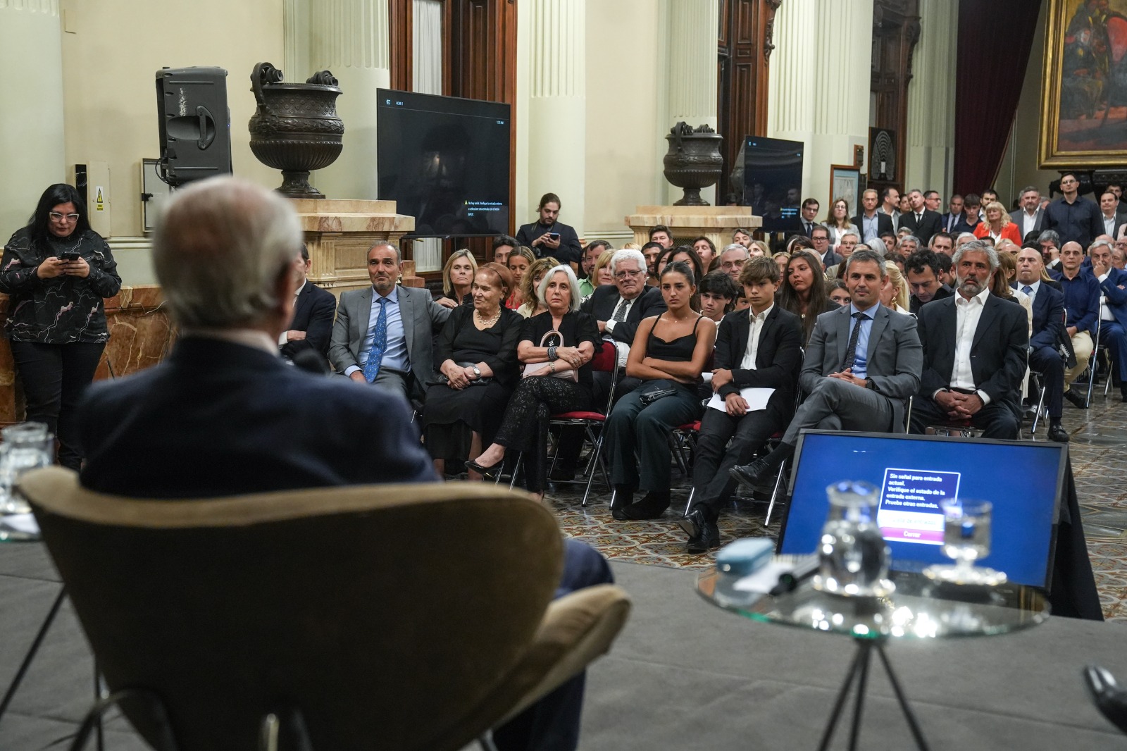 Galeria de imagenes de la noticia DIPUTADOS RECONOCIÓ A EDUARDO MENEM CON LA MENCIÓN DE HONOR “DR. JUAN BAUTISTA ALBERDI”