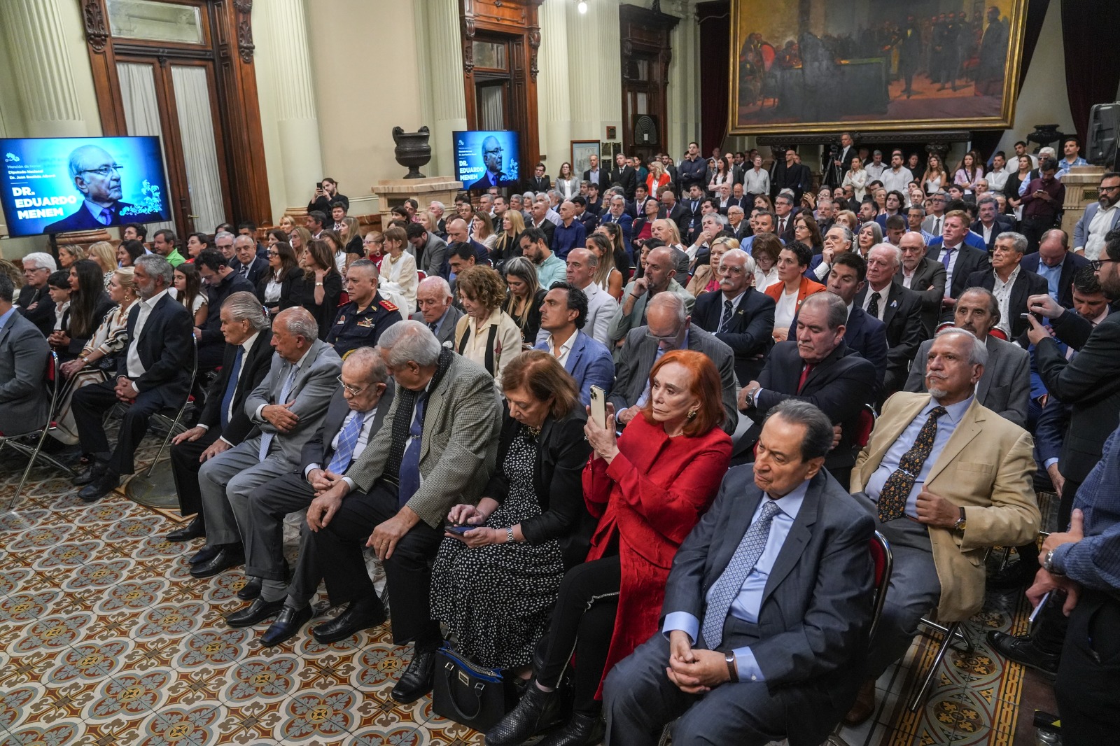 Galeria de imagenes de la noticia DIPUTADOS RECONOCIÓ A EDUARDO MENEM CON LA MENCIÓN DE HONOR “DR. JUAN BAUTISTA ALBERDI”