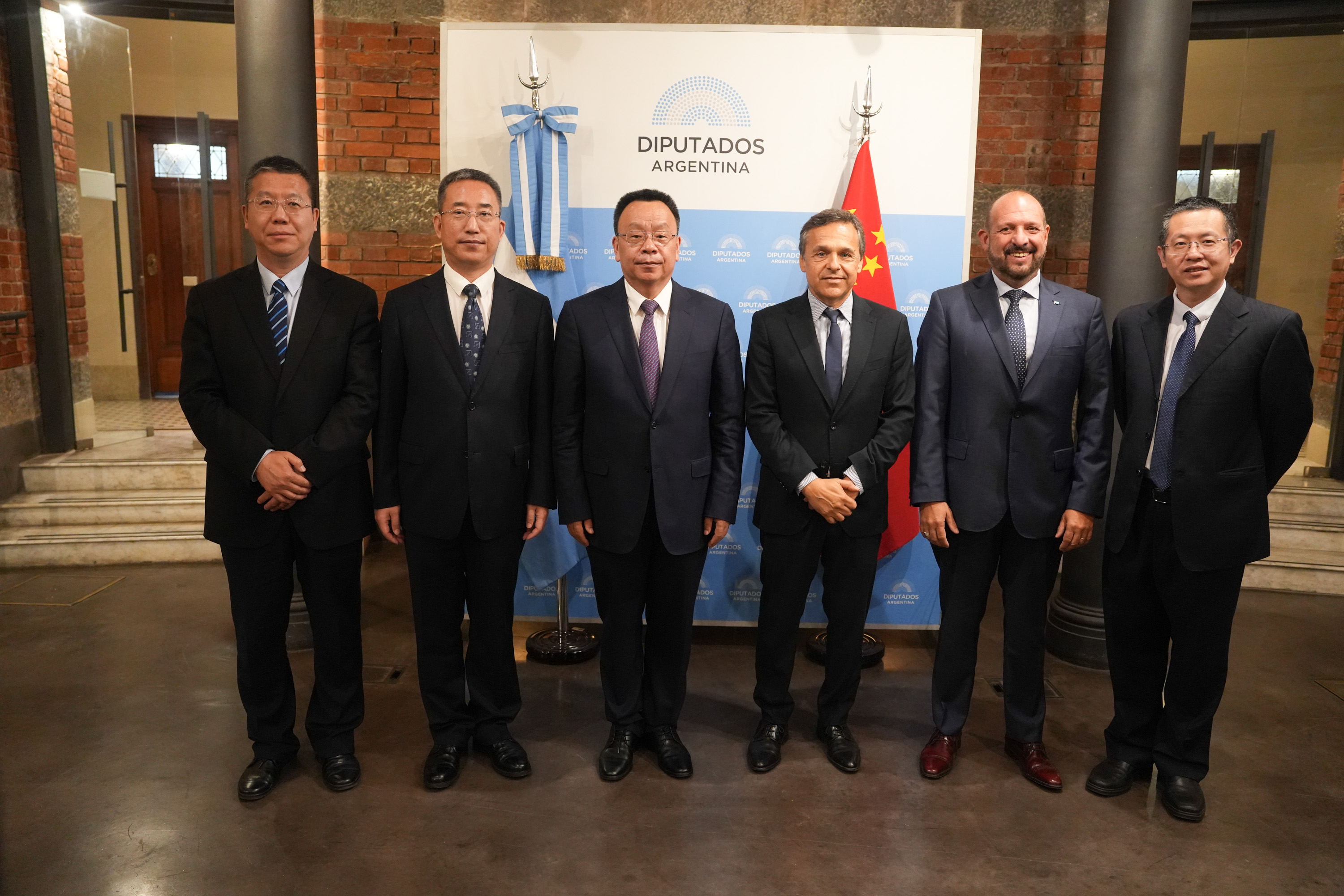 Galeria de imagenes de la noticia GPA RECIBIÓ A DELEGACIÓN DE ACADÉMICOS DE LA UNIVERSIDAD DE CIENCIAS POLÍTICAS Y DERECHO DE CHINA