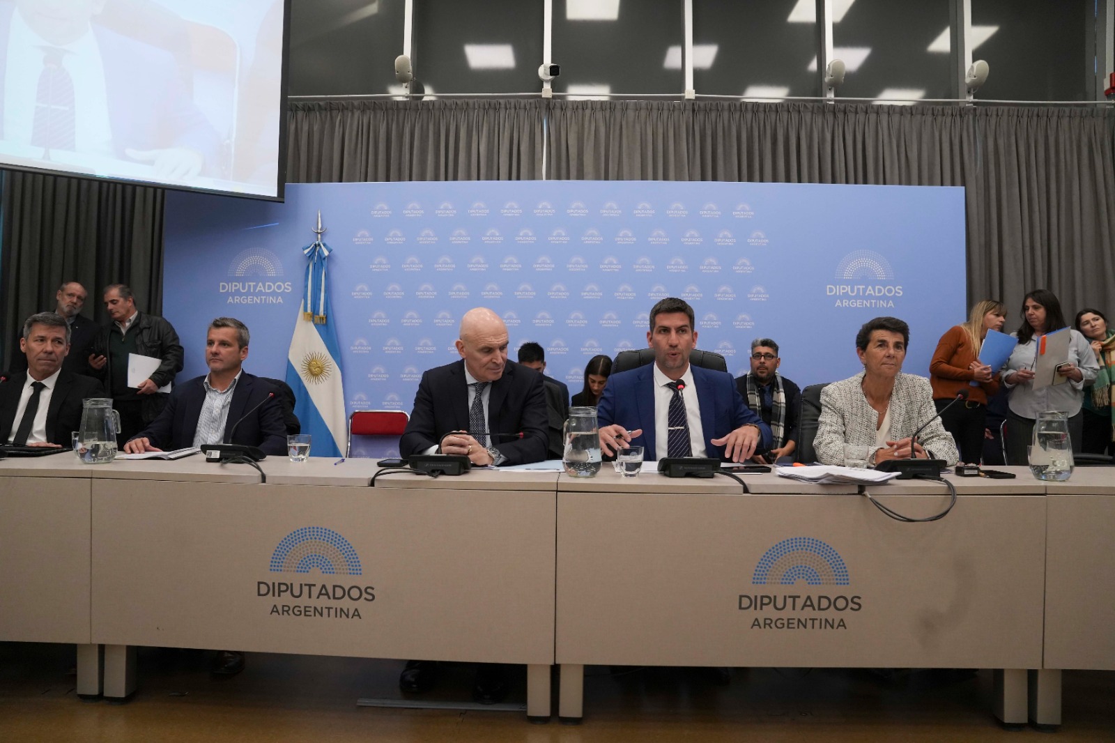 Galeria de imagenes de la noticia COMENZÓ A DEBATIRSE EN DIPUTADOS EL PROYECTO PARA IMPLEMENTAR EL JUICIO POR JURADOS