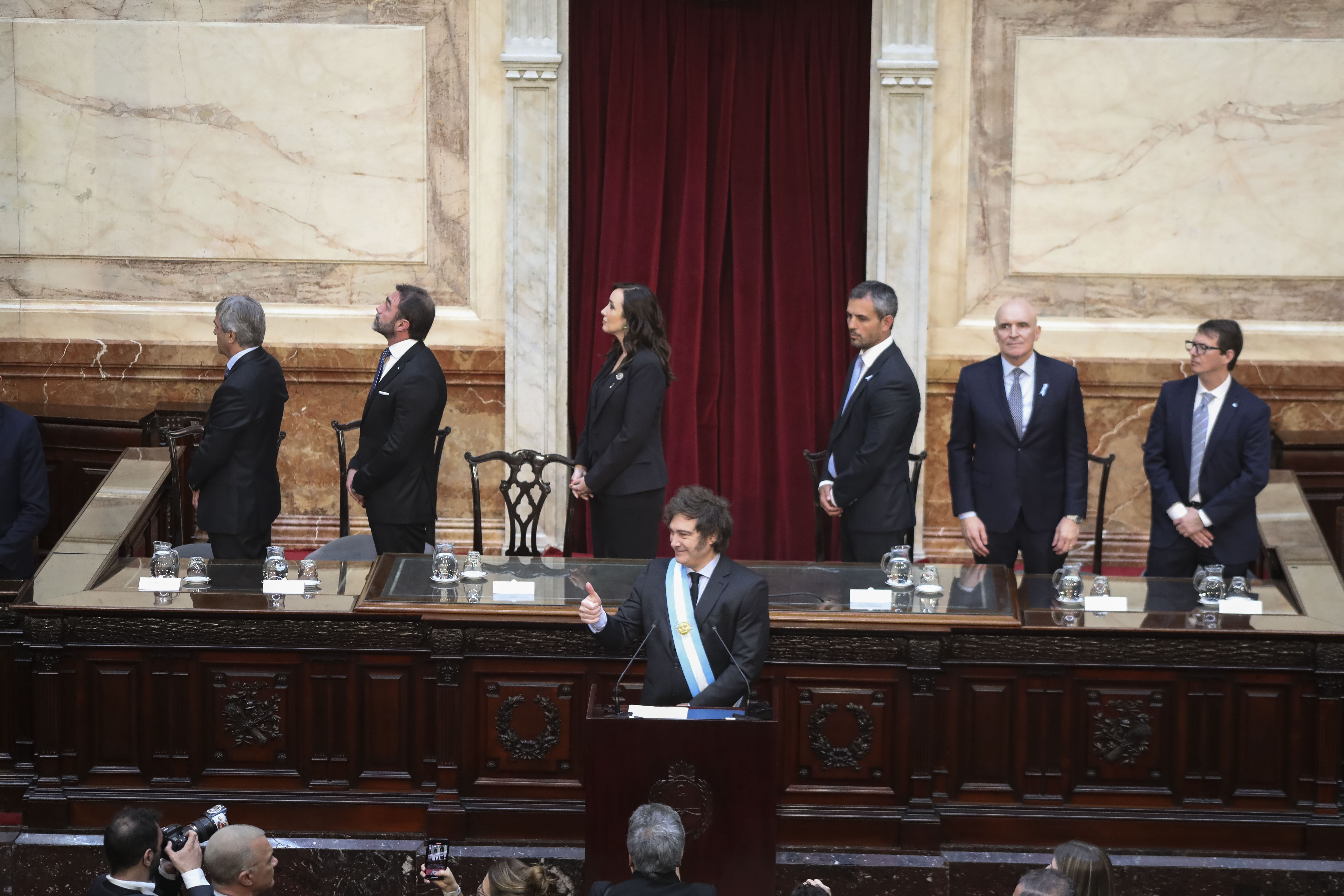 Galeria de imagenes de la noticia EN UN HECHO HISTÓRICO, MILEI PRESENTÓ EL PRESUPUESTO 2025: “TENEMOS QUE HACER VALER EL TITÁNICO ESFUERZO HECHO POR TODOS LOS ARGENTINOS”.