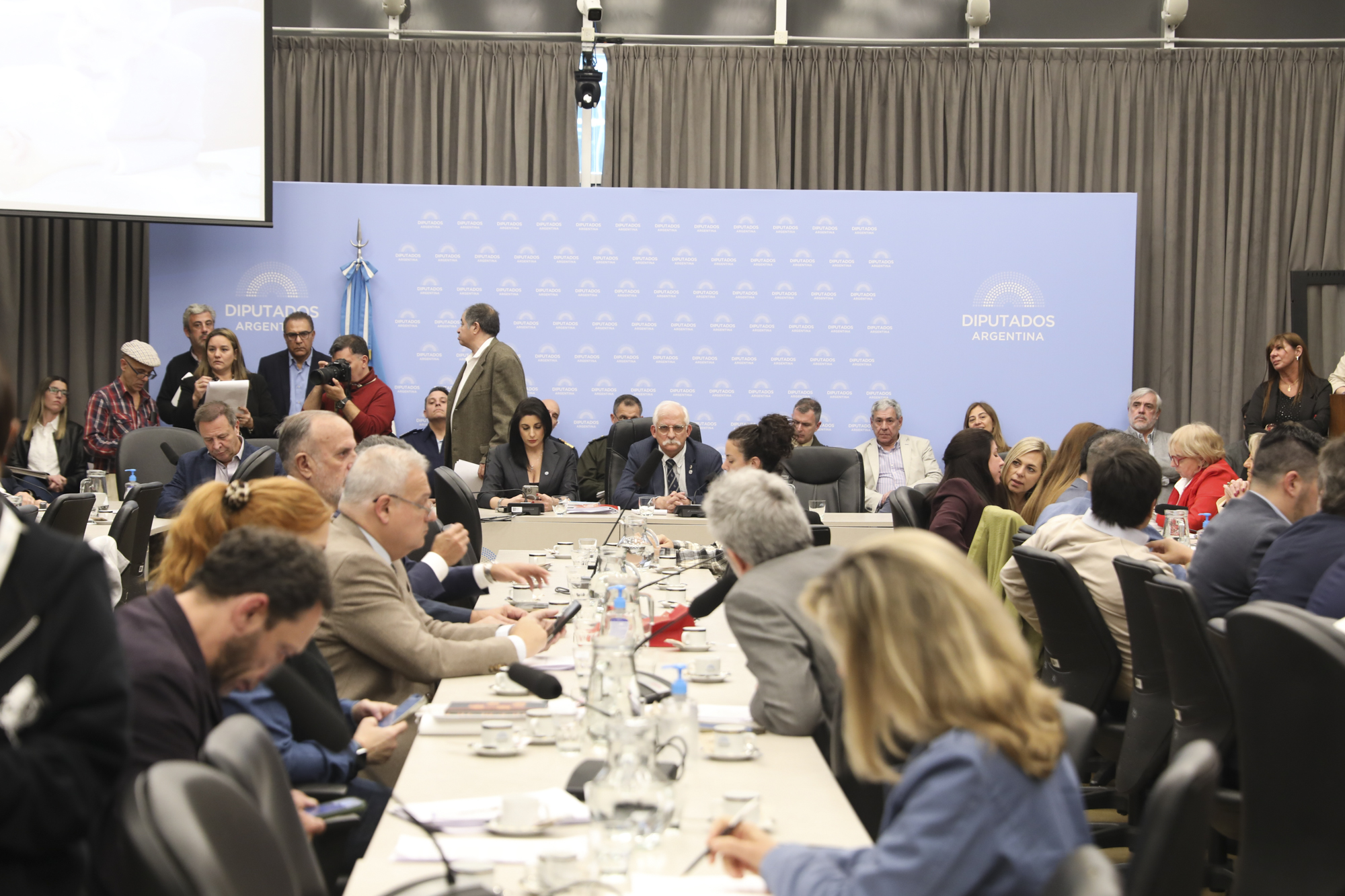Galeria de imagenes de la noticia PLENARIO DE COMISIONES, EMITIÓ DICTÁMENES SOBRE EL PROYECTO DE DEFENSA DE LA SOBERANÍA NACIONAL  