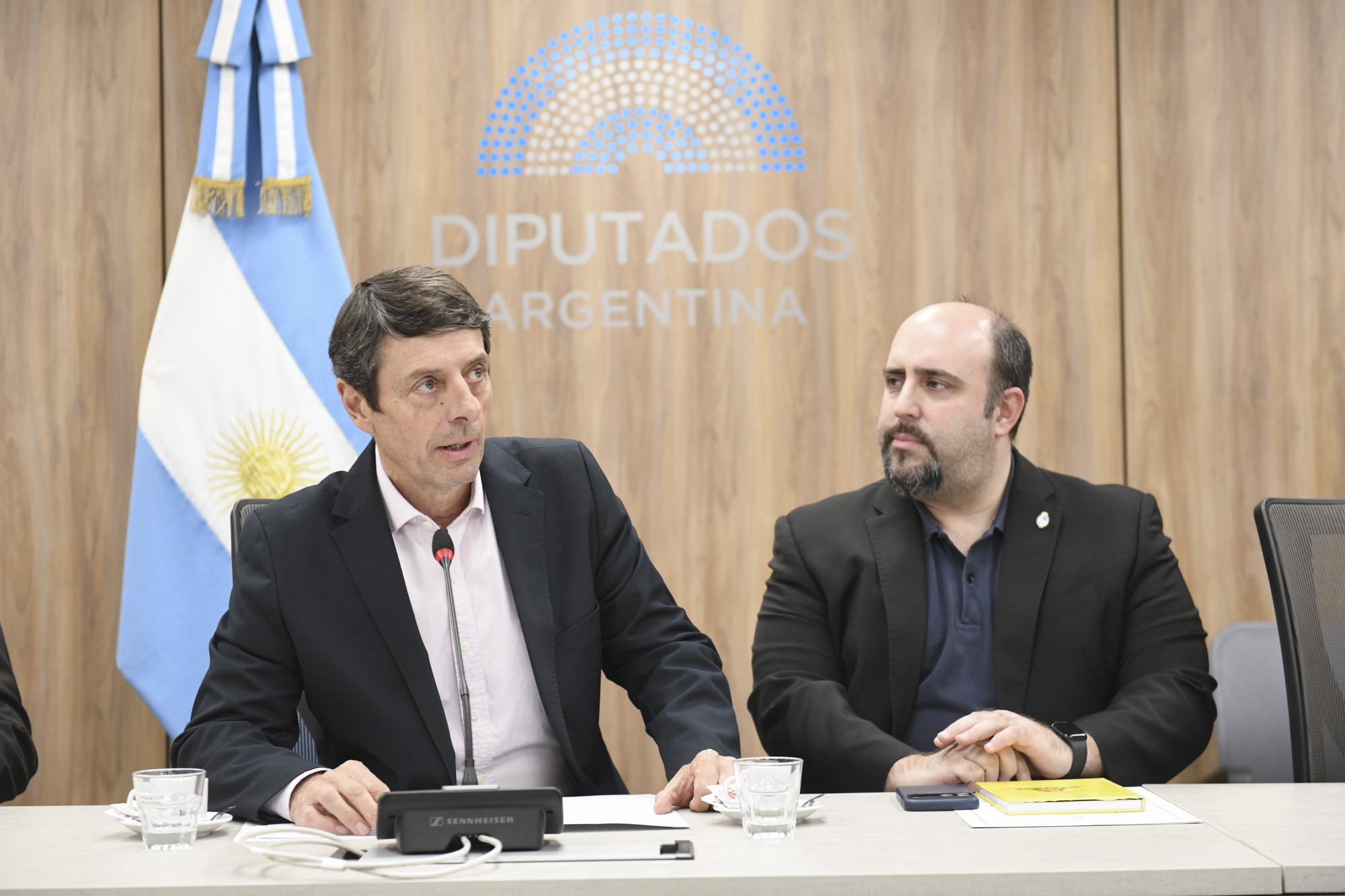 Galeria de imagenes de la noticia DIPUTADOS SOLICITAN INFORMACIÓN SOBRE EL PROCESO DE PRIVATIZACIÓN DE INTERCARGO