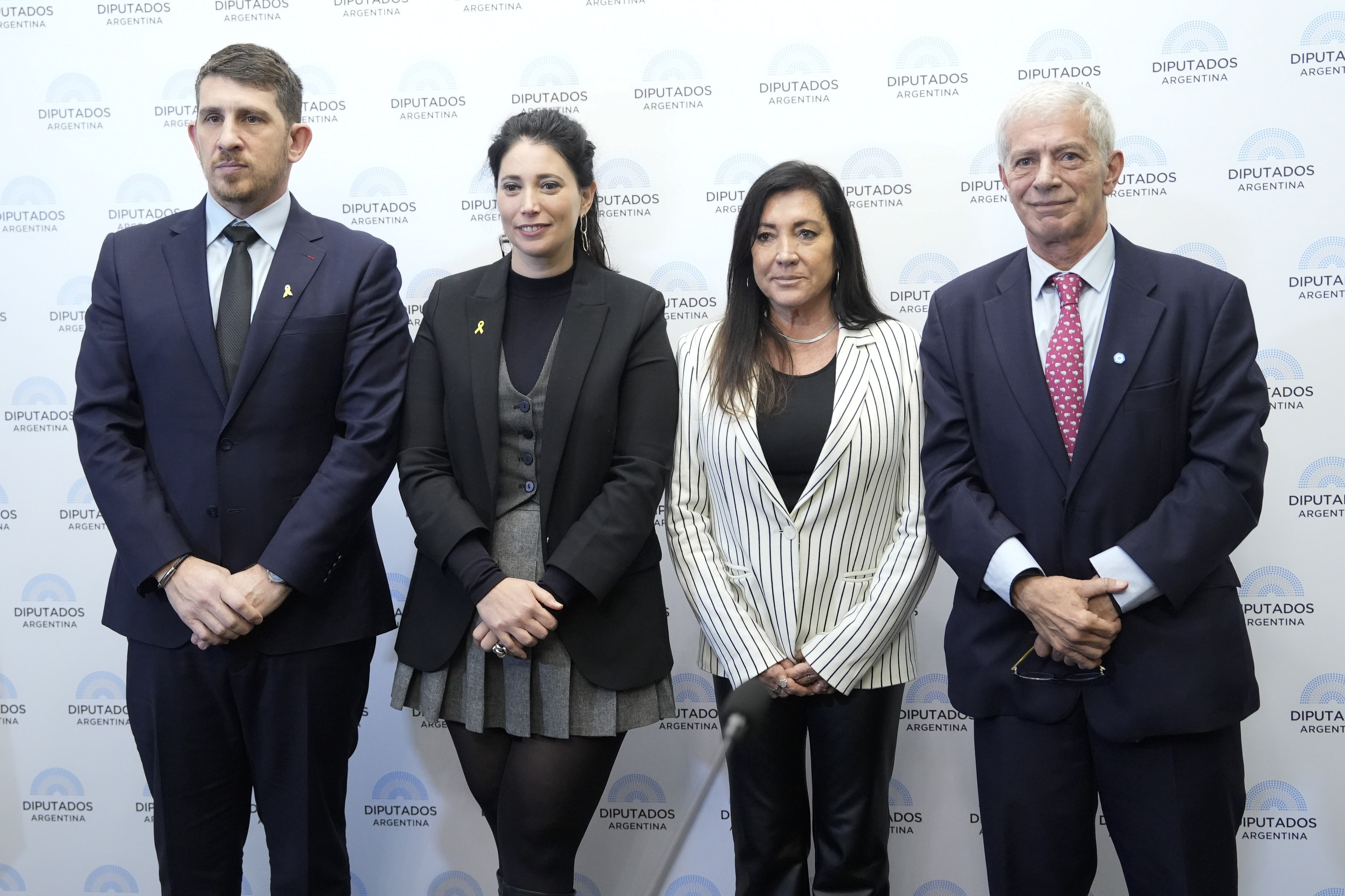Galeria de imagenes de la noticia ACTO EN CONMEMORACIÓN POR EL 31° ANIVERSARIO DEL ATENTADO PERPETRADO CONTRA LA SEDE DE LA AMIA 