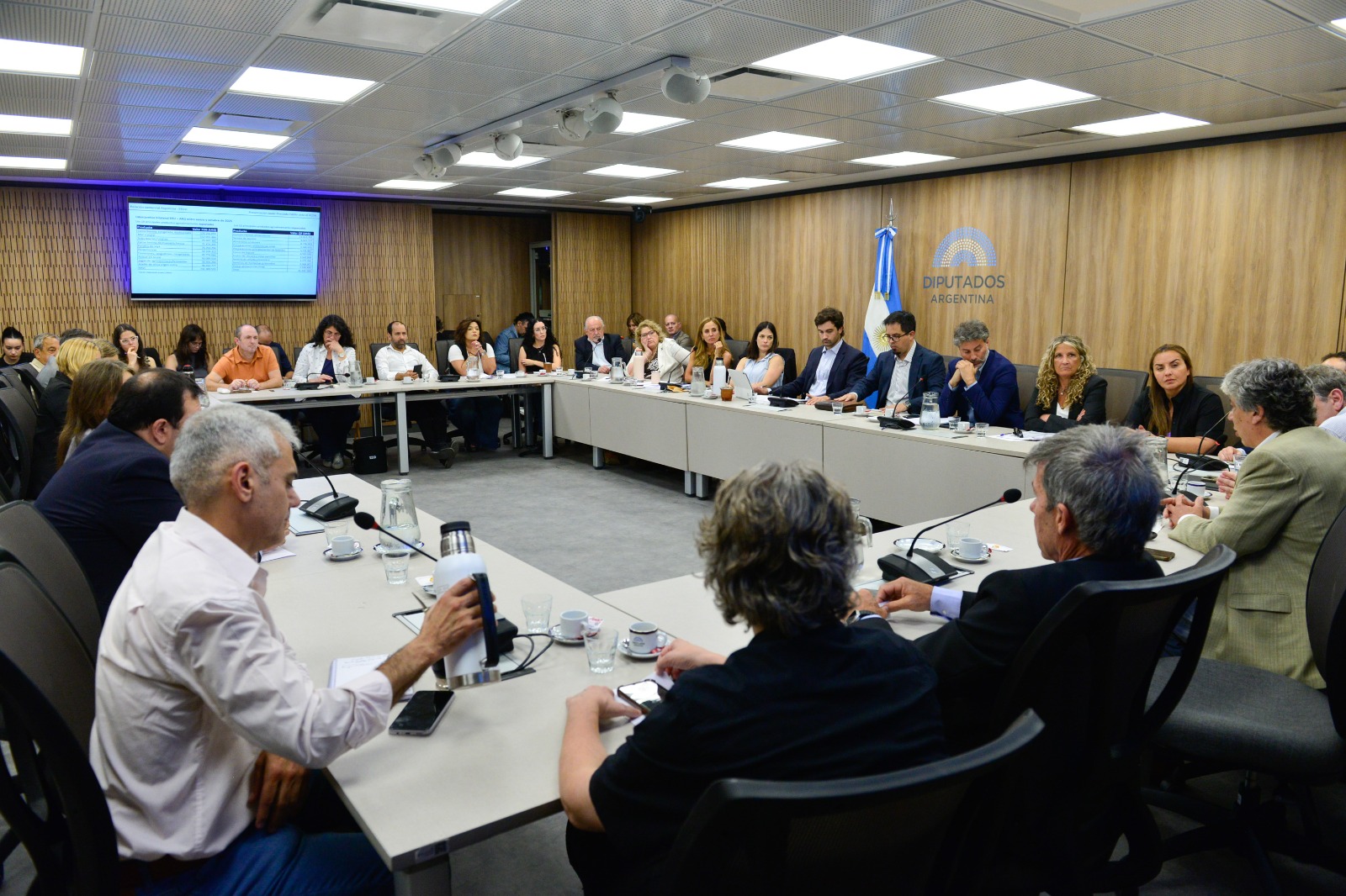 Galeria de imagenes de la noticia CON INVITADOS, LA COMISIÓN DE COMERCIO DEBATIÓ SOBRE EL ACUERDO COMERCIAL ENTRE ARGENTINA Y ESTADOS UNIDOS