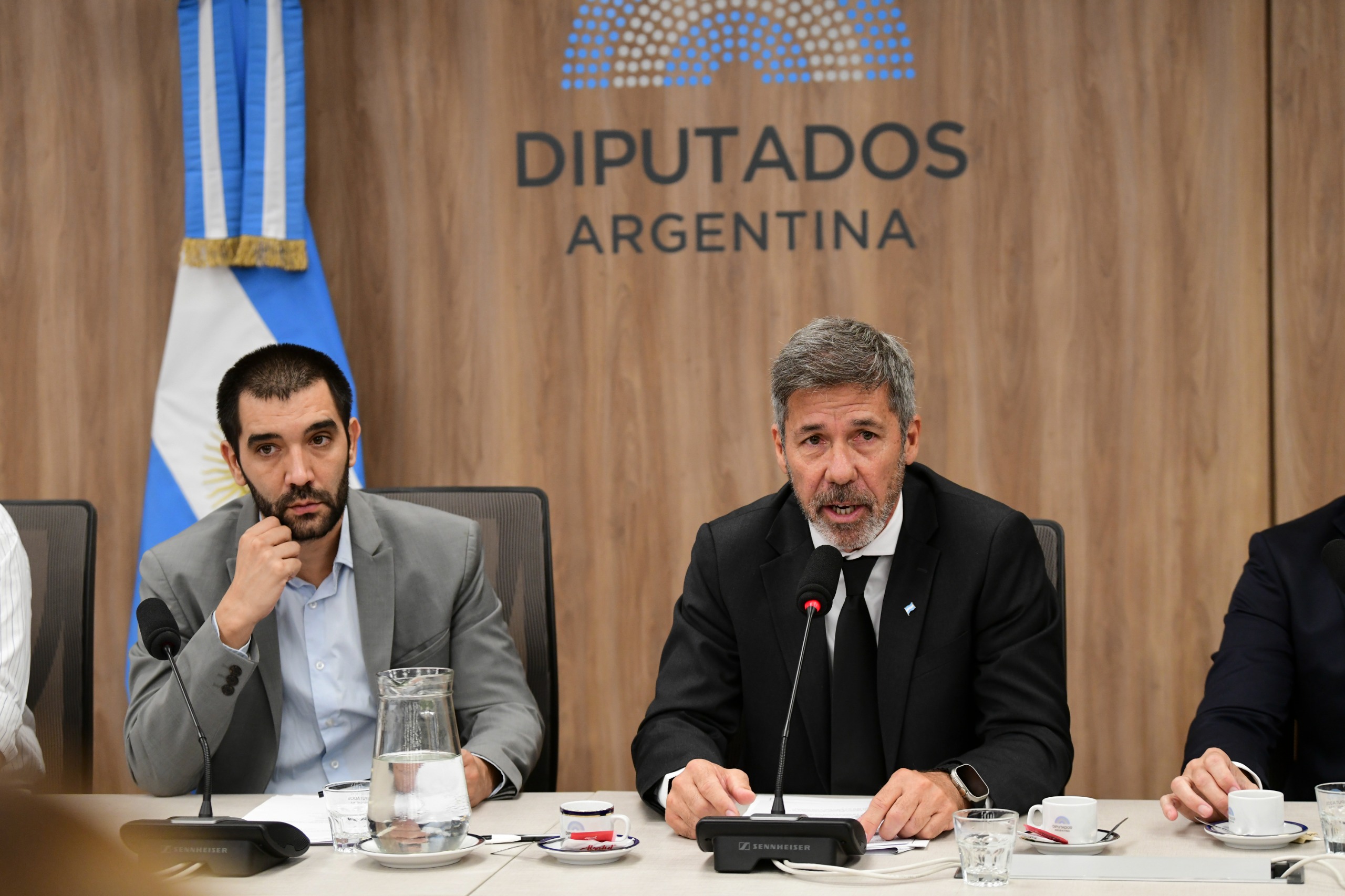 Galeria de imagenes de la noticia DIPUTADOS CONTINÚA CON LA CONFORMACIÓN DE LAS COMISIONES 