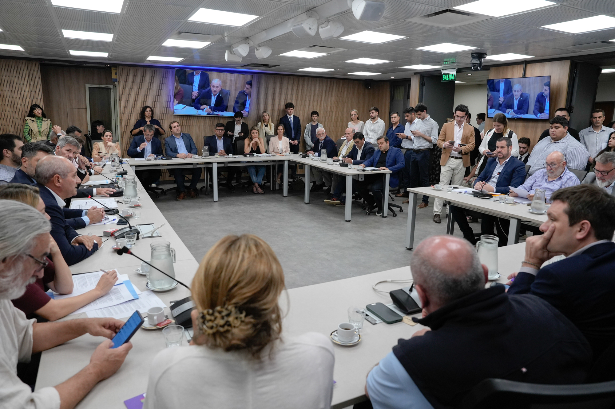 Galeria de imagenes de la noticia PYMES Y COMERCIO ACORDARON CONVOCAR A CAME PARA ANALIZAR LA SITUACIÓN DE LAS ECONOMÍAS REGIONALES