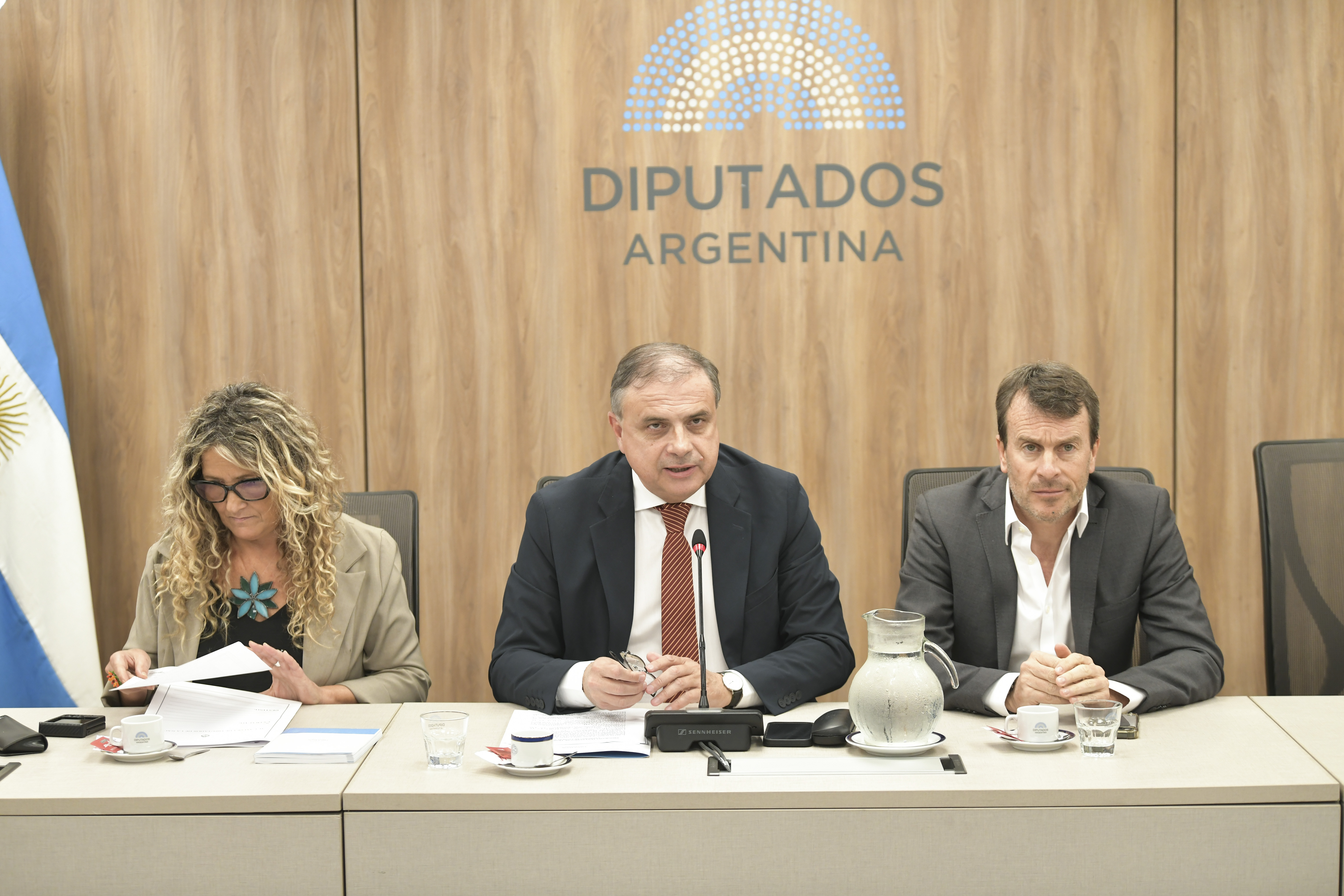 Galeria de imagenes de la noticia PYMES Y COMERCIO ACORDARON CONVOCAR A CAME PARA ANALIZAR LA SITUACIÓN DE LAS ECONOMÍAS REGIONALES