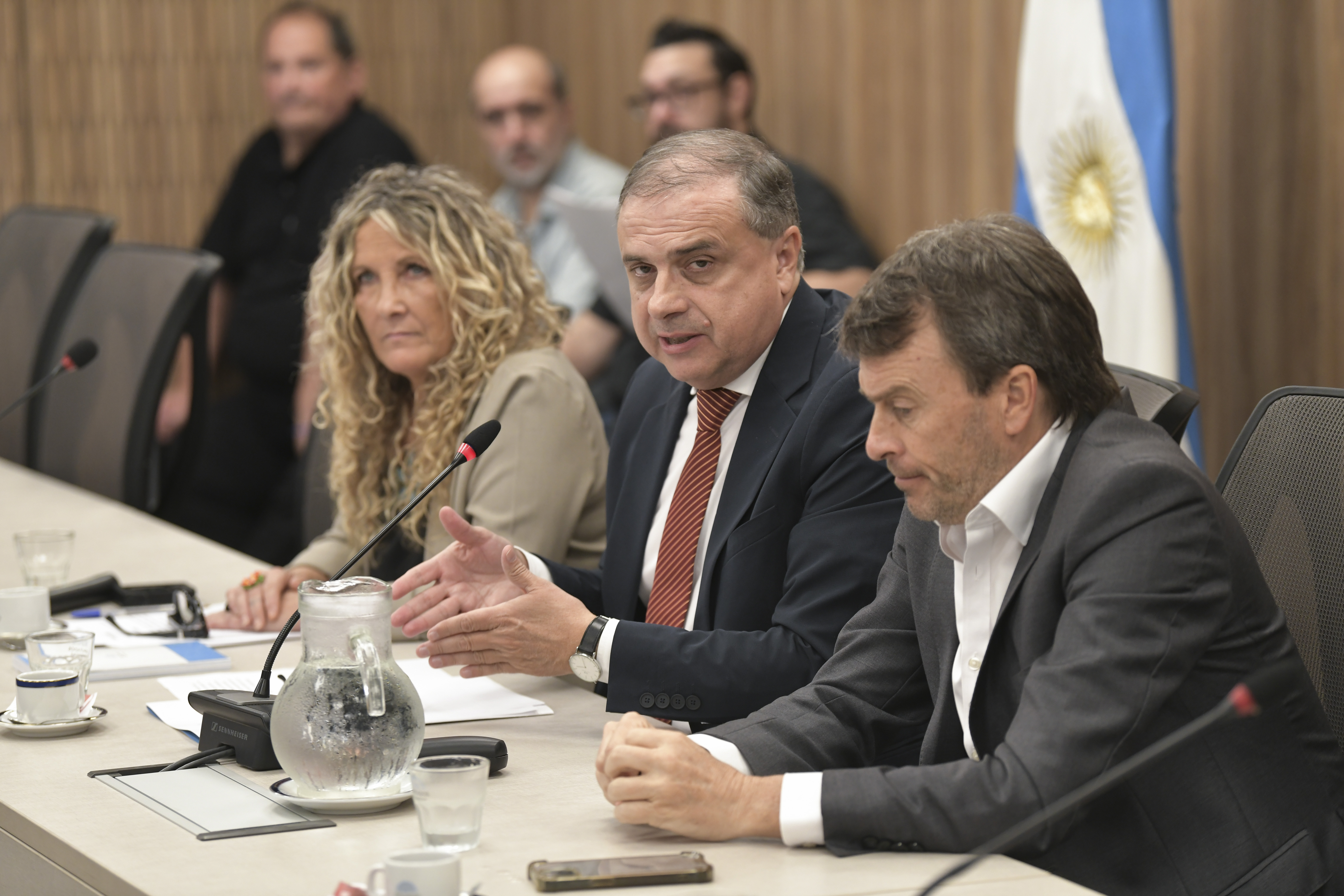 Galeria de imagenes de la noticia PYMES Y COMERCIO ACORDARON CONVOCAR A CAME PARA ANALIZAR LA SITUACIÓN DE LAS ECONOMÍAS REGIONALES