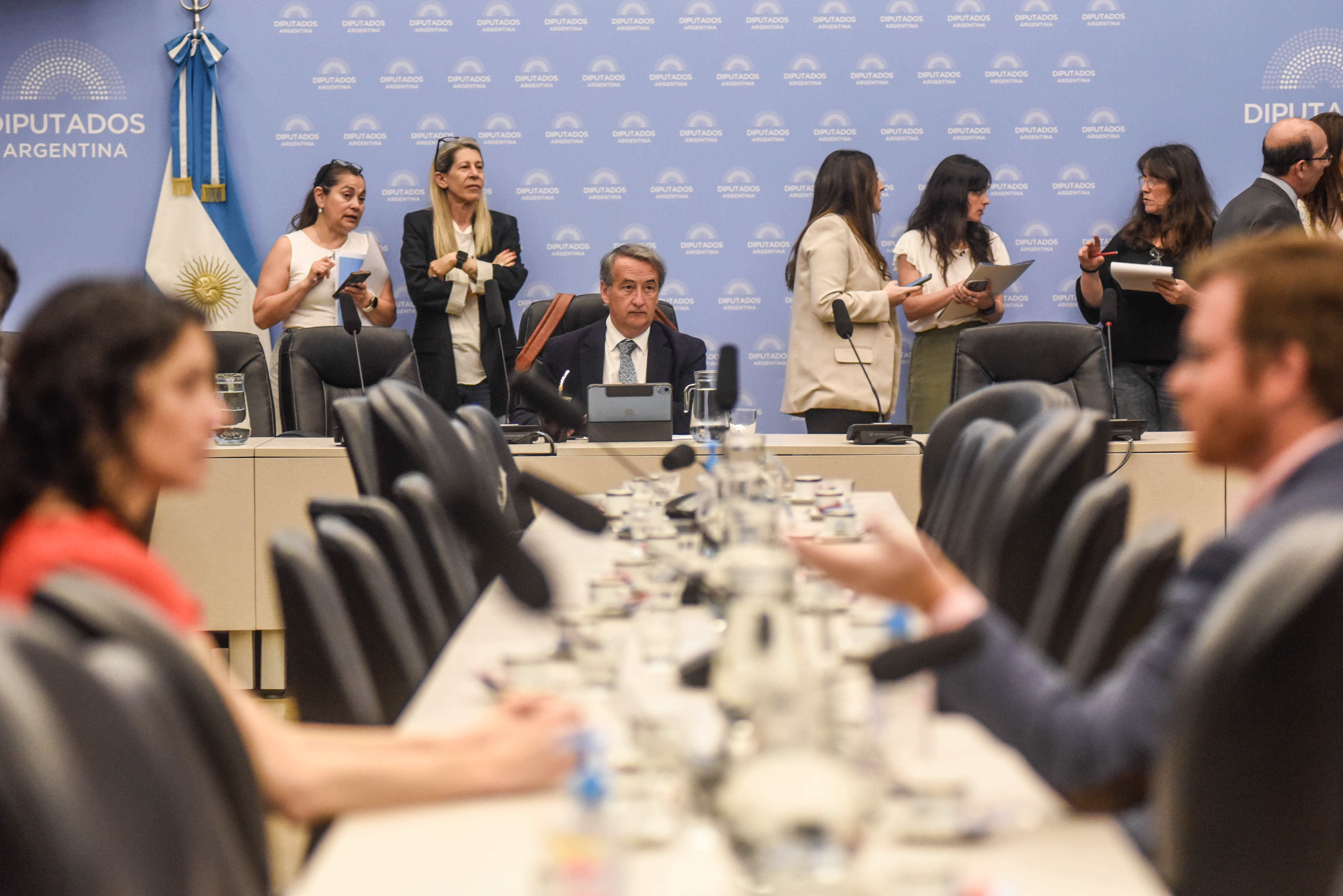 Galeria de imagenes de la noticia DICTAMEN DE MAYORÍA PARA REAFIRMAR LAS ATRIBUCIONES DEL CONGRESO SOBRE TODO EMPRÉSTITO TOMADO POR ARGENTINA