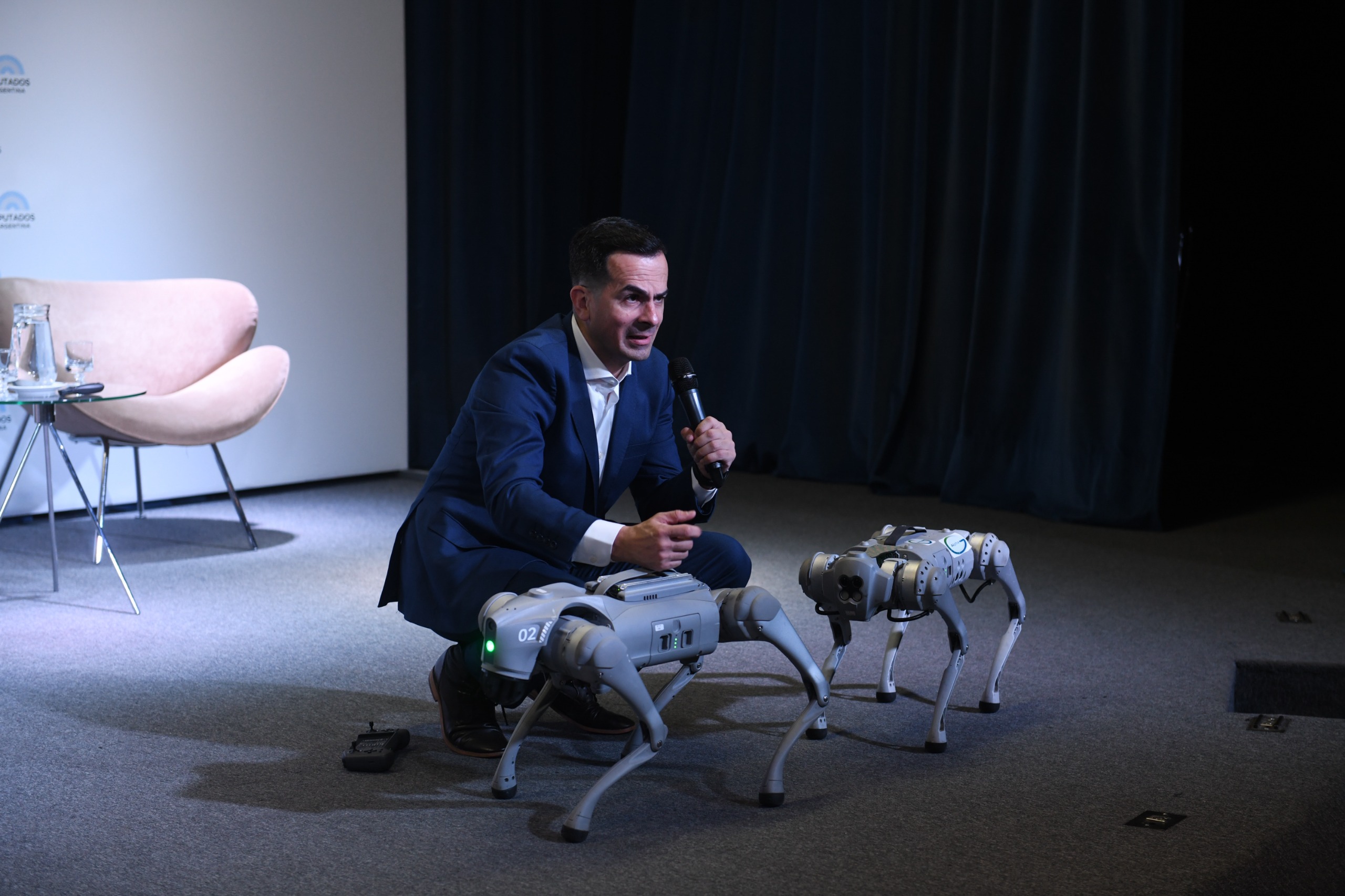 Galeria de imagenes de la noticia ENCUENTRO EN DIPUTADOS SOBRE EL FUTURO DEL TRABAJO: HUMANOS Y ROBOTS EN SINERGIA