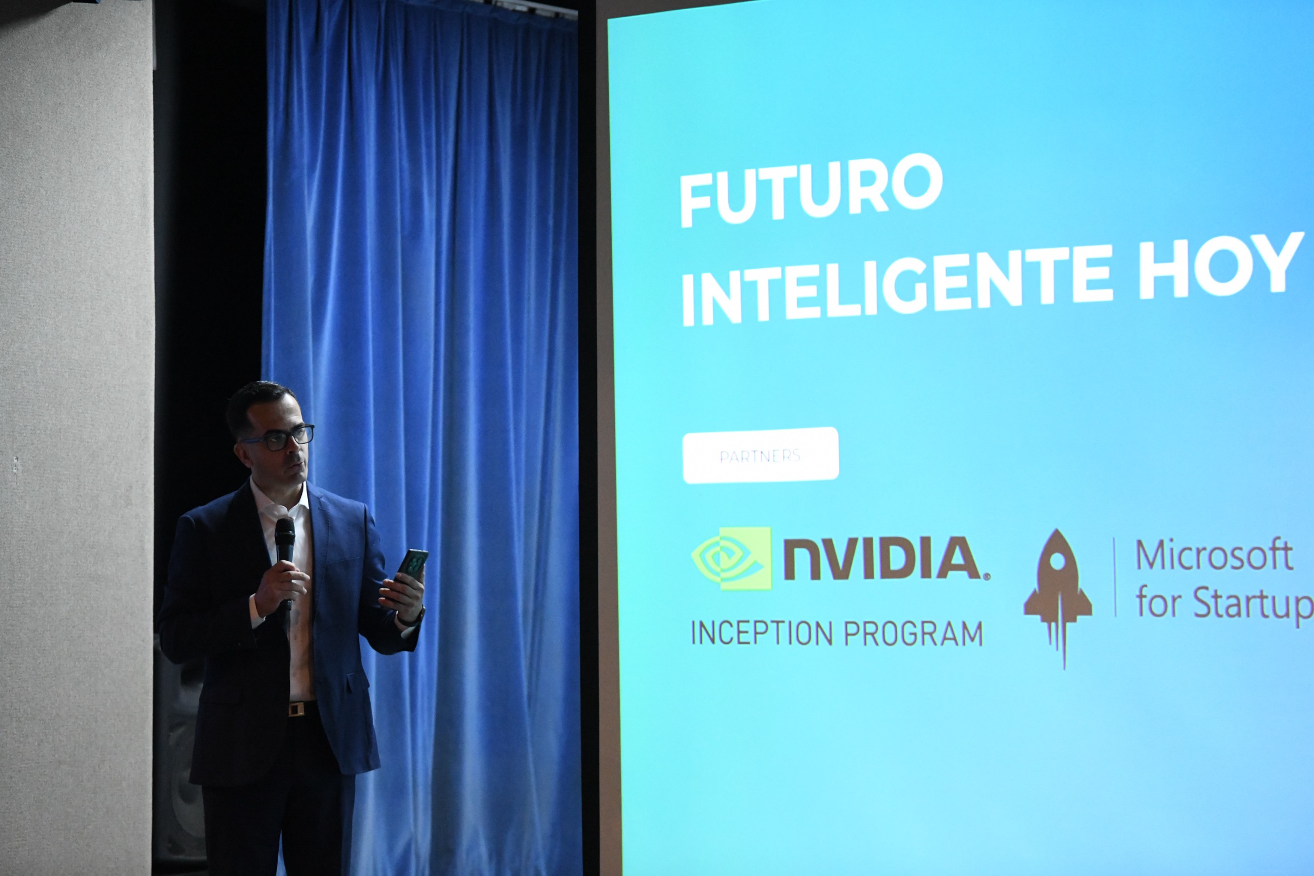 Galeria de imagenes de la noticia ENCUENTRO EN DIPUTADOS SOBRE EL FUTURO DEL TRABAJO: HUMANOS Y ROBOTS EN SINERGIA