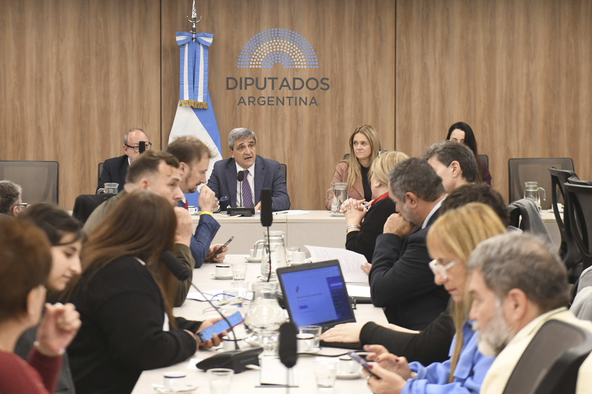 Galeria de imagenes de la noticia COMISIÓN DEBATIÓ SOBRE “VIOLENCIAS CONTRA NIÑOS Y ADOLESCENTES Y SU PROTECCIÓN EN LOS ENTORNOS DIGITALES”