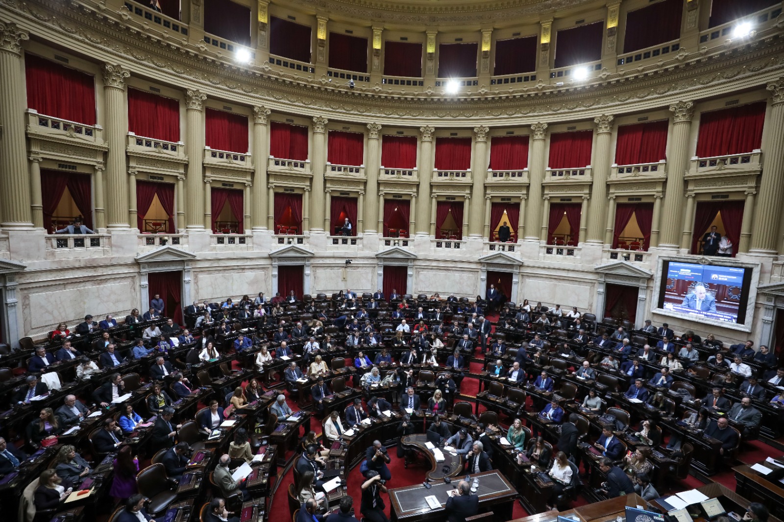 Galeria de imagenes de la noticia EJES TEMÁTICOS DEL INFORME QUE BRINDÓ GUILLERMO FRANCOS EN LA CÁMARA DE DIPUTADOS