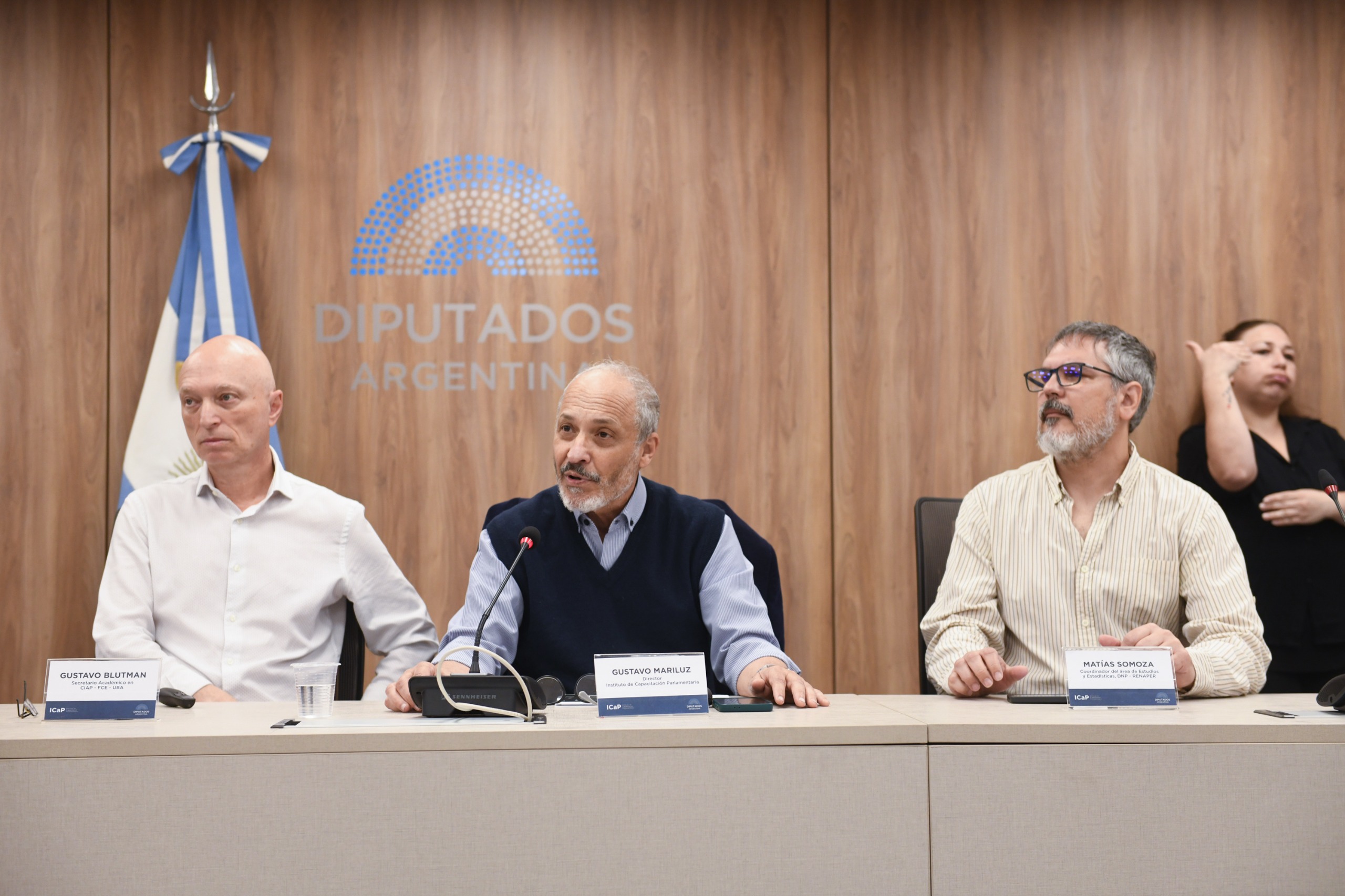 Galeria de imagenes de la noticia EL INSTITUTO DE CAPACITACIÓN PARLAMENTARIA REALIZÓ UN CONVERSATORIO HACIENDO FOCO EN “LEGISLAR CON DATOS”