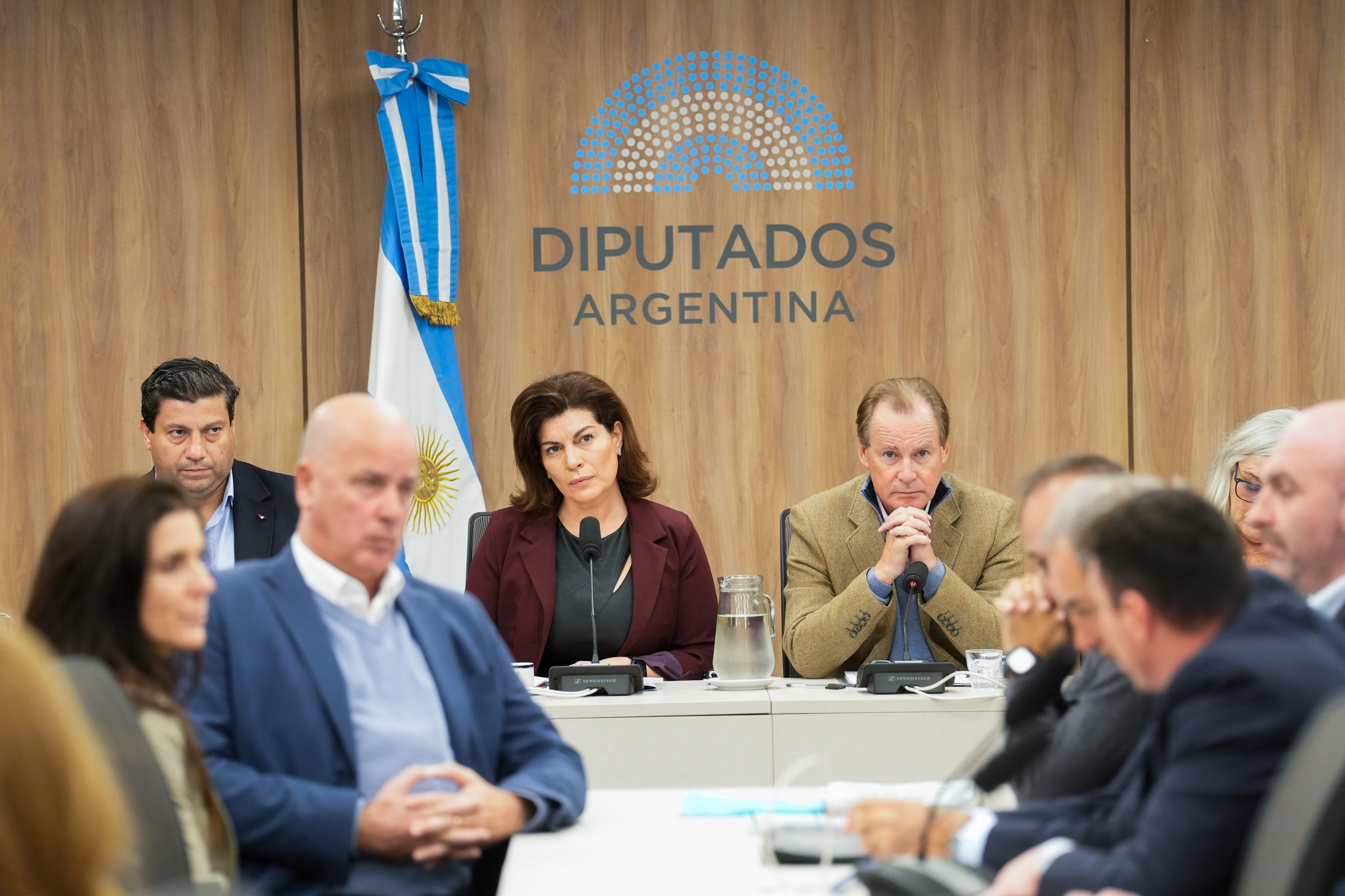 Galeria de imagenes de la noticia CON EXPOSITORES, LA COMISIÓN DE INDUSTRIA DEBATIÓ SOBRE LA ACTUALIDAD DEL SECTOR PESQUERO Y NAVAL