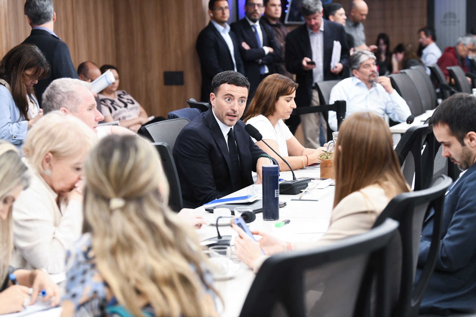 Galeria de imagenes de la noticia DICTAMEN DE MAYORÍA A LA INTERPELACIÓN DE GUILLERMO FRANCOS CON EL FIN DE INICIAR UNA MOCIÓN DE CENSURA
