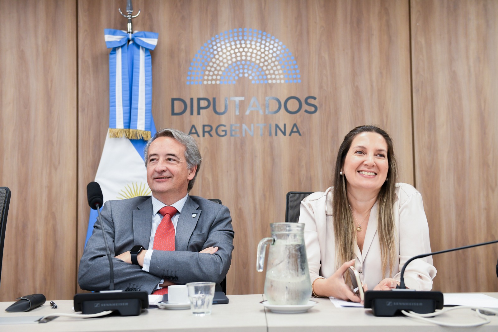 Galeria de imagenes de la noticia DICTAMEN DE MAYORÍA A LA INTERPELACIÓN DE GUILLERMO FRANCOS CON EL FIN DE INICIAR UNA MOCIÓN DE CENSURA