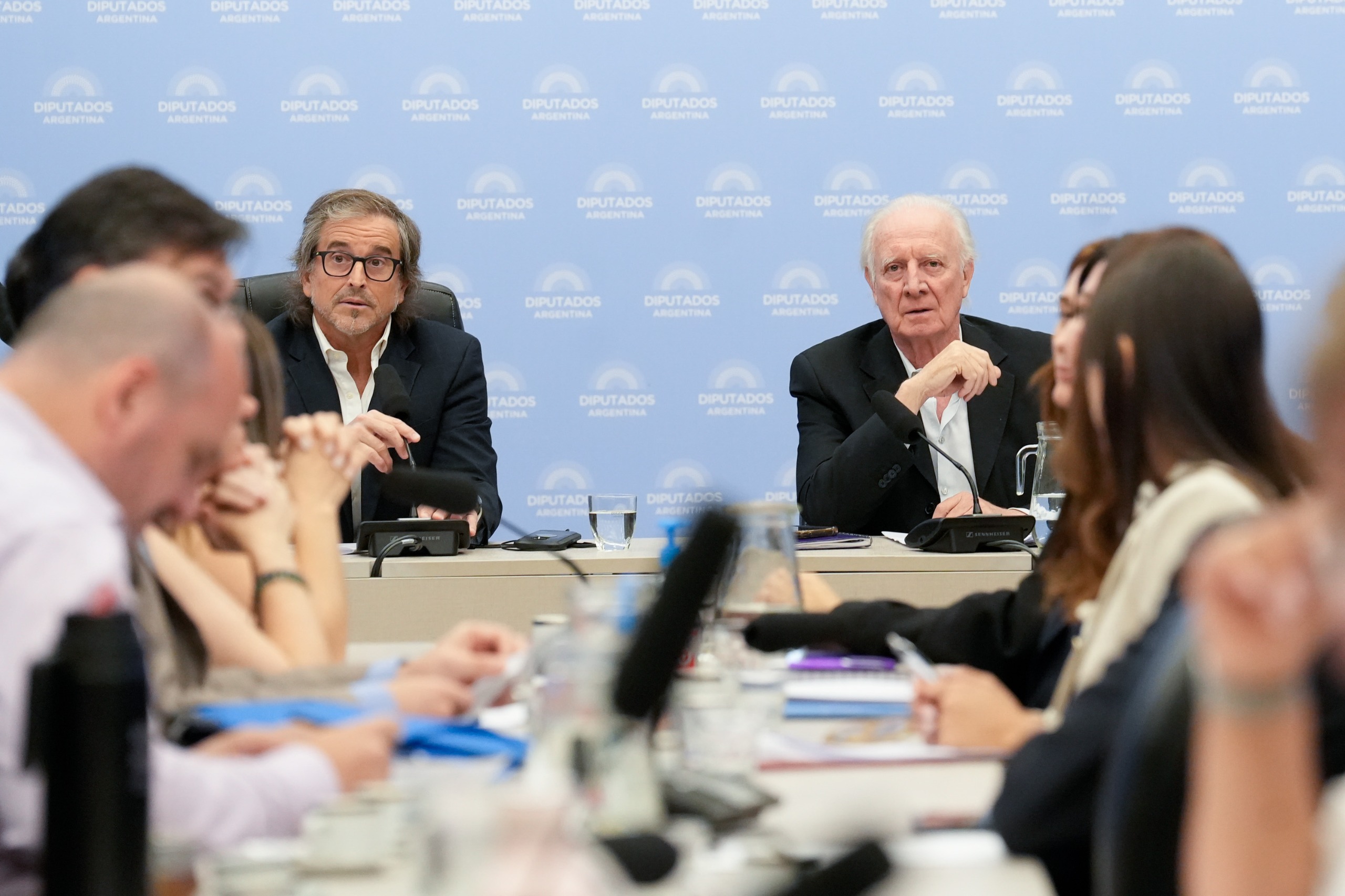 Galeria de imagenes de la noticia DICTAMEN DE MAYORÍA A LOS PROYECTOS DE LEY DE PRESUPUESTO 2026 Y DE COMPROMISO FISCAL