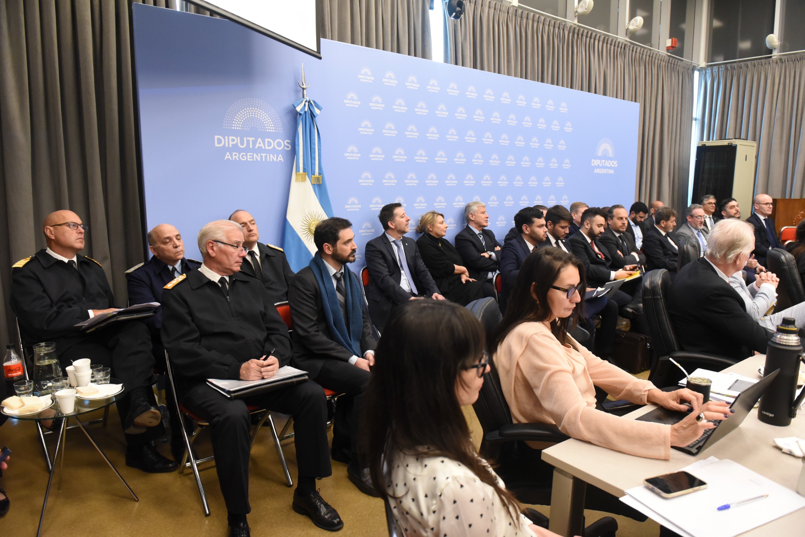 Galeria de imagenes de la noticia PRESUPUESTO 2026: EXPUSIERON REPRESENTANTES DE HACIENDA Y DEFENSA DE LA NACIÓN