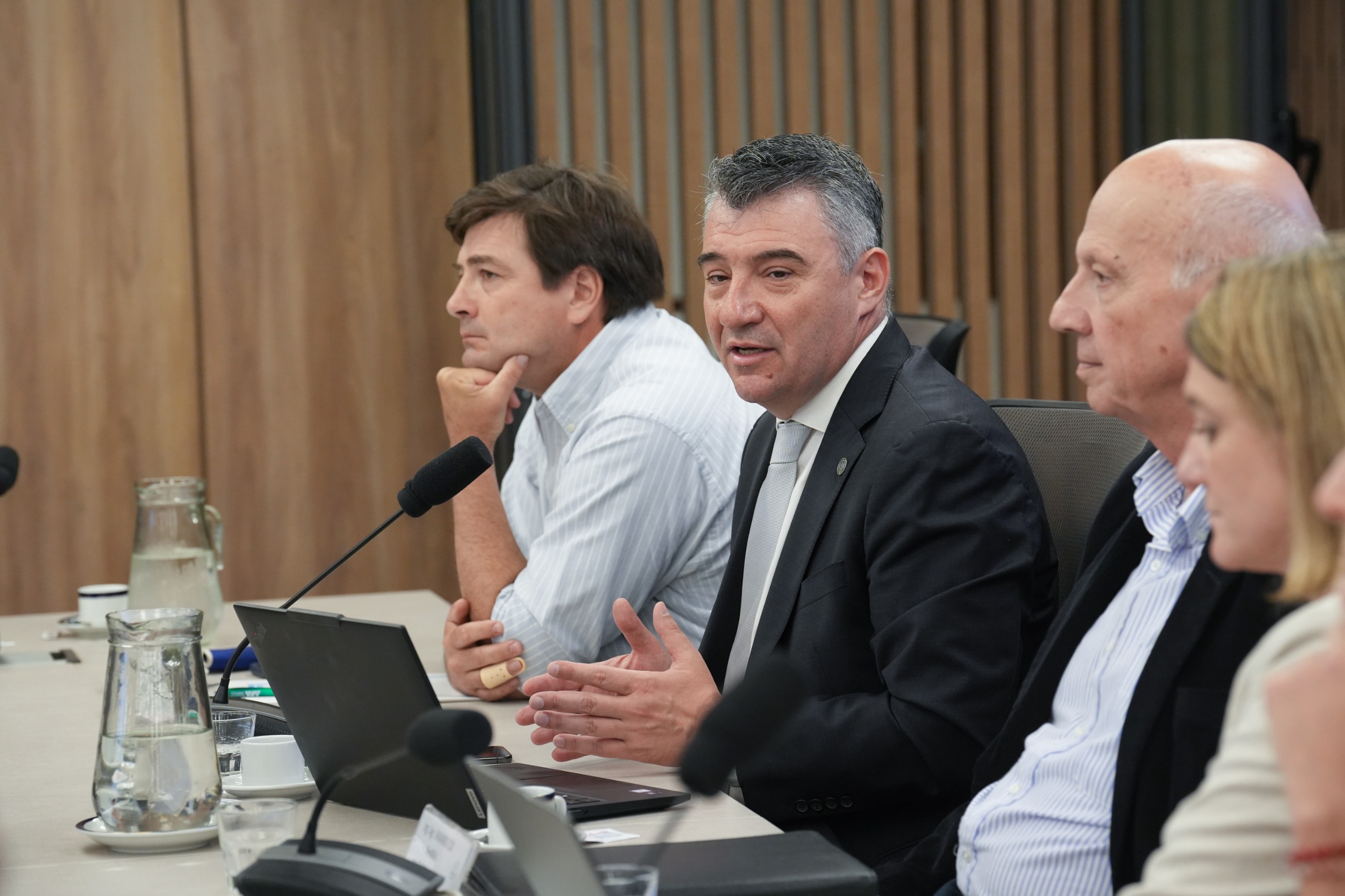 Galeria de imagenes de la noticia PLENARIO DEBATIÓ SOBRE PRESUPUESTOS MÍNIMOS DE PROTECCIÓN AMBIENTAL PARA LA APLICACIÓN DE PRODUCTOS FITOSANITARIOS