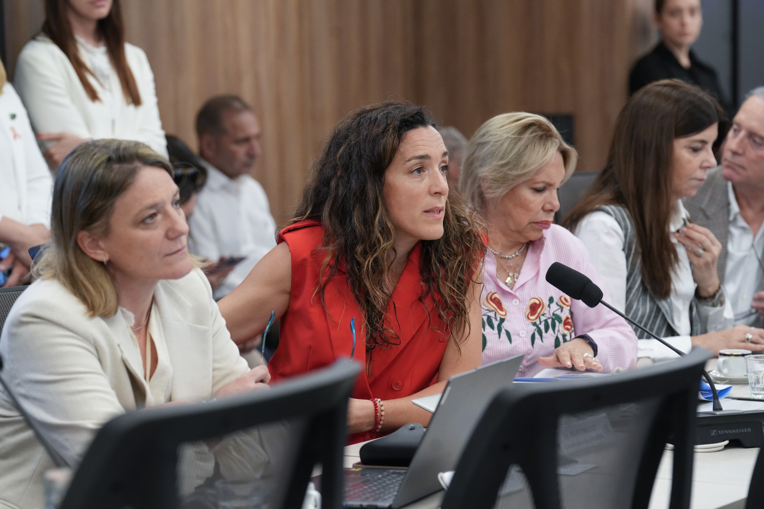 Galeria de imagenes de la noticia PLENARIO DEBATIÓ SOBRE PRESUPUESTOS MÍNIMOS DE PROTECCIÓN AMBIENTAL PARA LA APLICACIÓN DE PRODUCTOS FITOSANITARIOS