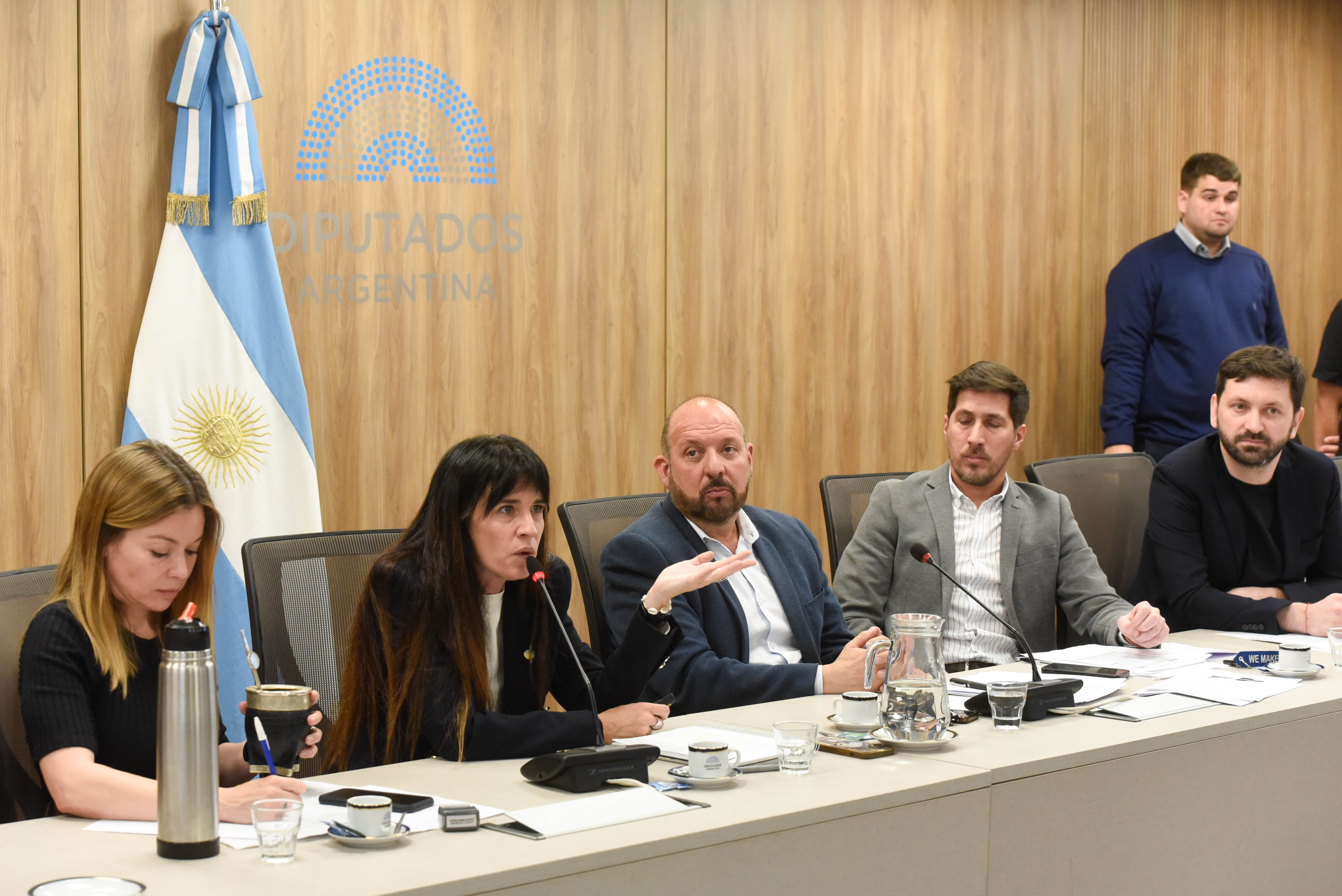 Galeria de imagenes de la noticia COMISIÓN COMENZÓ A DEBATIR EL CONVENIO DE CREACIÓN DEL PARQUE INTERJURISDICCIONAL MARINO MONTE LEÓN